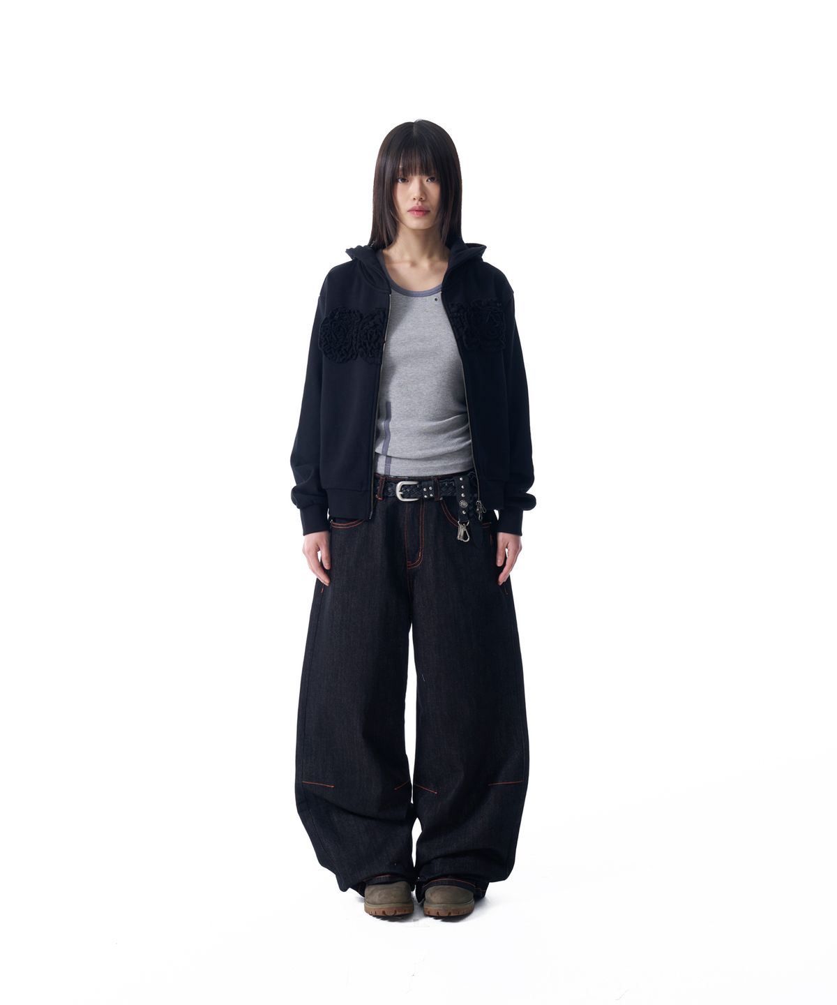 아캄(AAKAM) Stitched Denim Pants (Black)