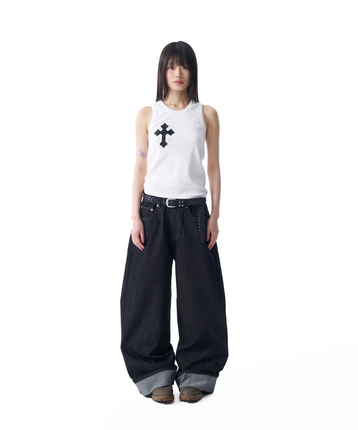 아캄(AAKAM) Cinch Back Denim Pants (Black)