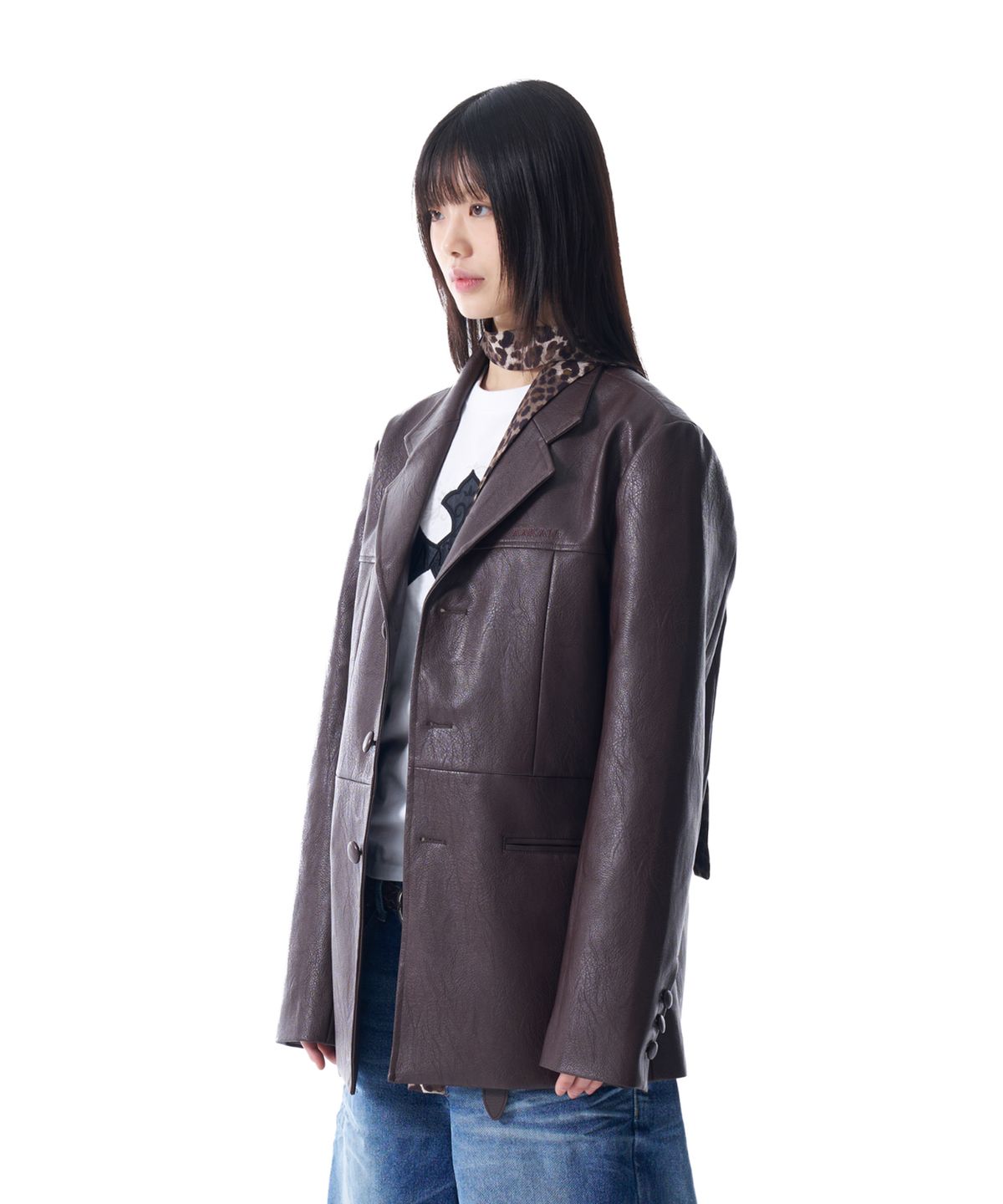 아캄(AAKAM) 3-Button Leather Blazer (Brown)