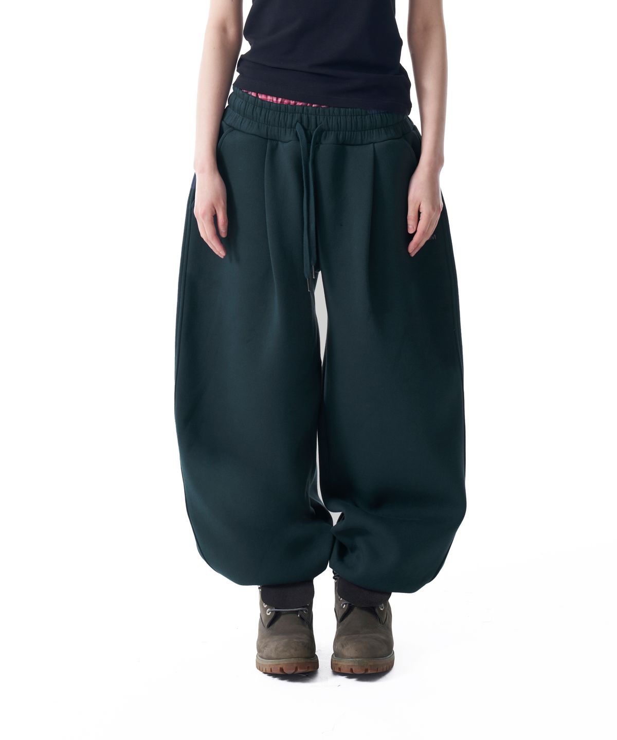 아캄(AAKAM) Laced CROS2 Patch Sweatpants (Dark Green)