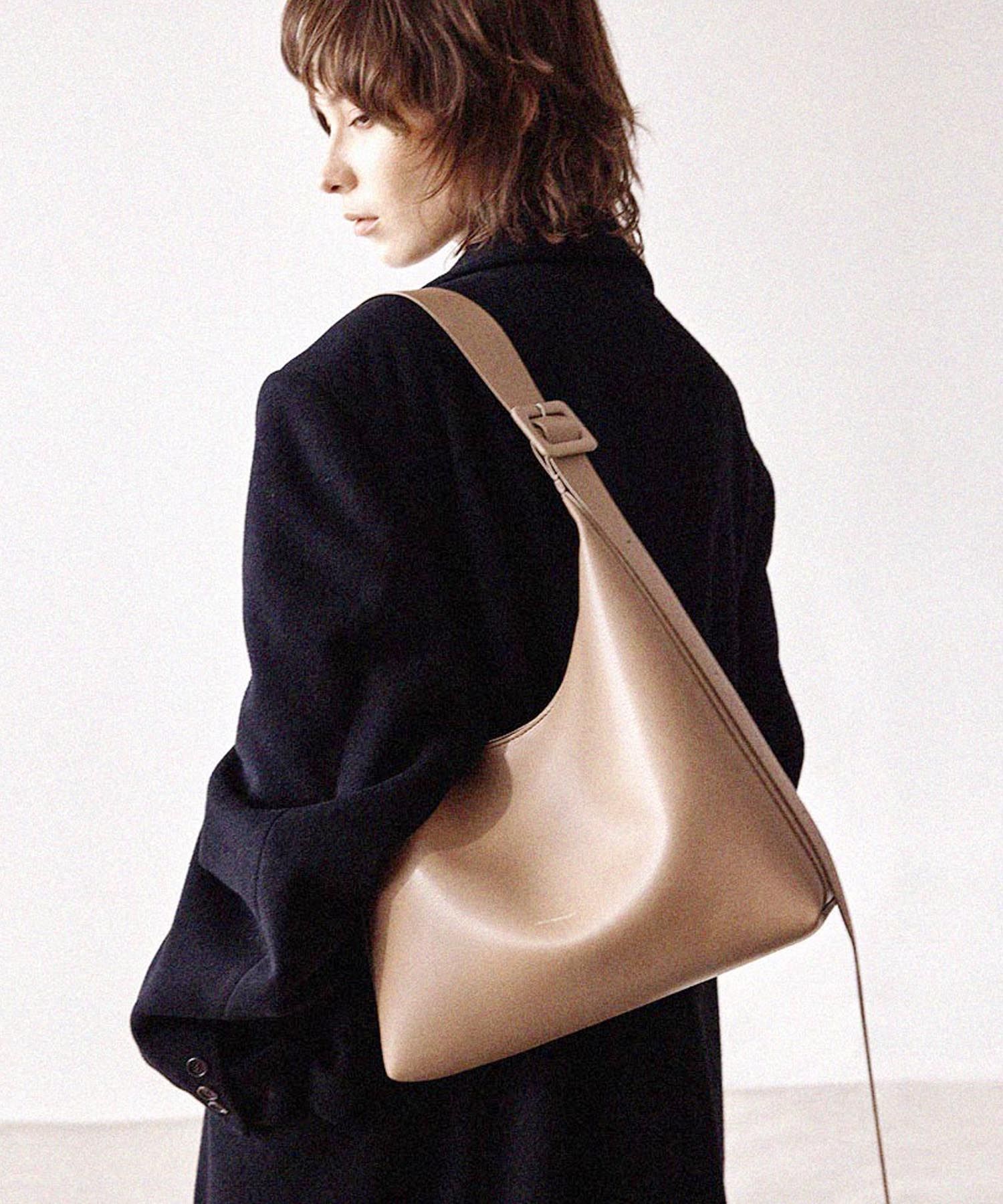 MUSINSA | LECCPROJECT Log Hobo Bag - 4 Colors