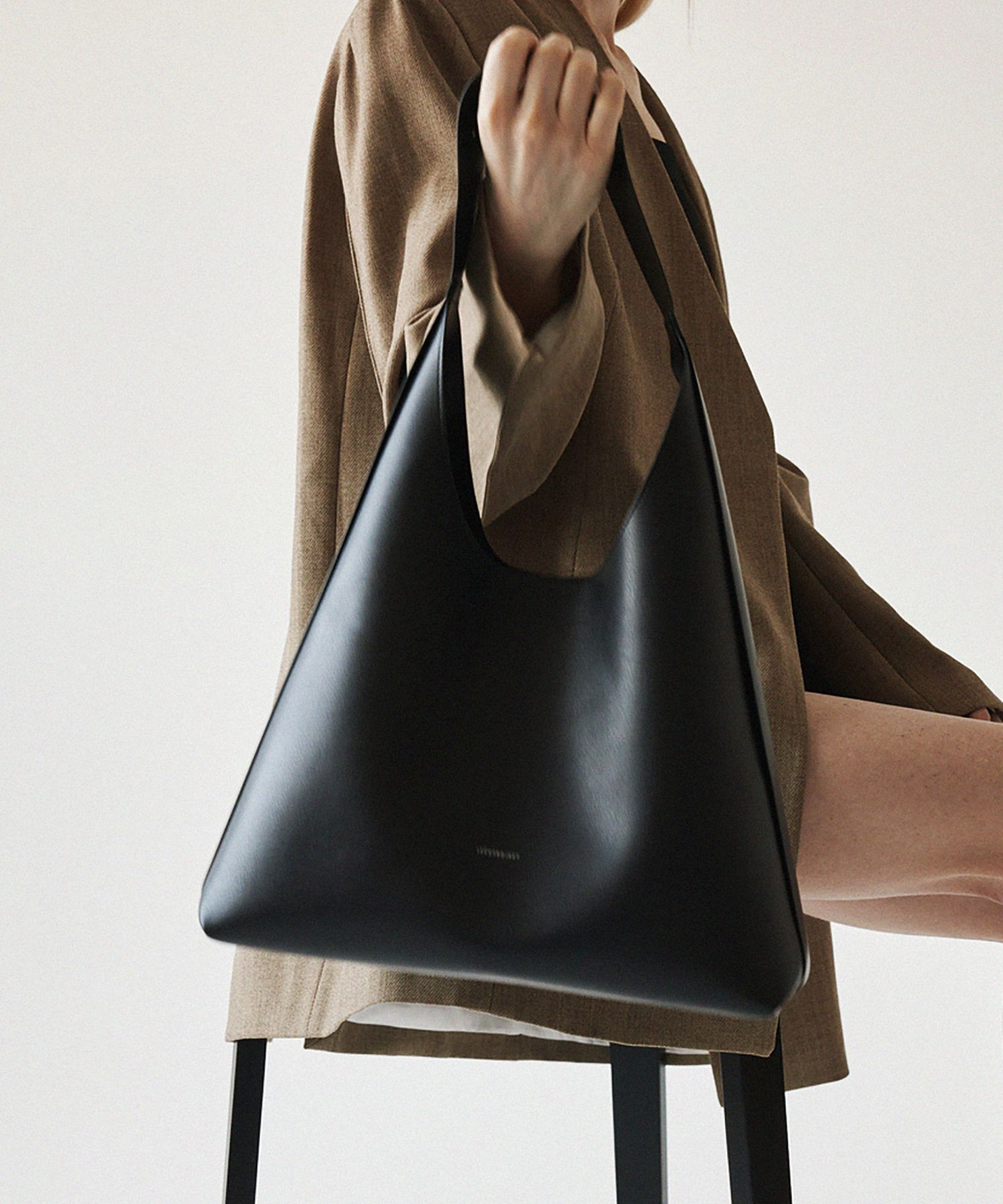 ■LECC PROJECT■ Log Big Hobo Bag 2 Colors LELBH021 MUSINSA | LECCPROJECT Log Big Hobo Bag - 2 Colors