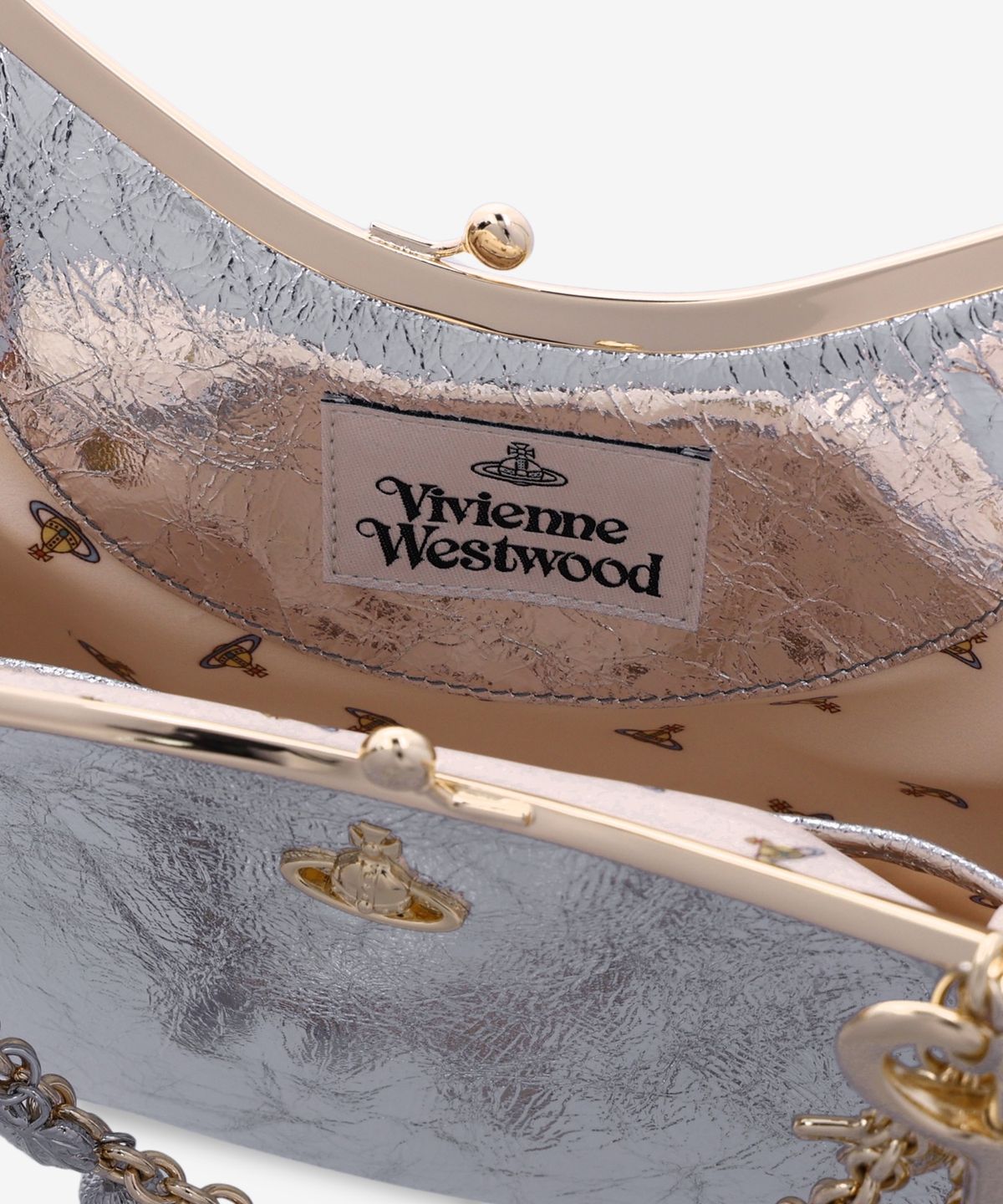 비비안 웨스트우드(VIVIENNE WESTWOOD) 참 프레임 펄스 토트백 - 실버 / 4B01000PWL00ACQ401