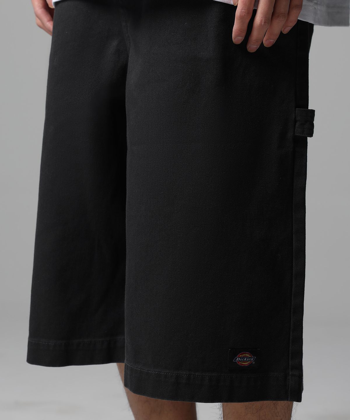 디키즈(DICKIES) 가먼트 다이드 오버랭스 트윌 쇼츠 Black