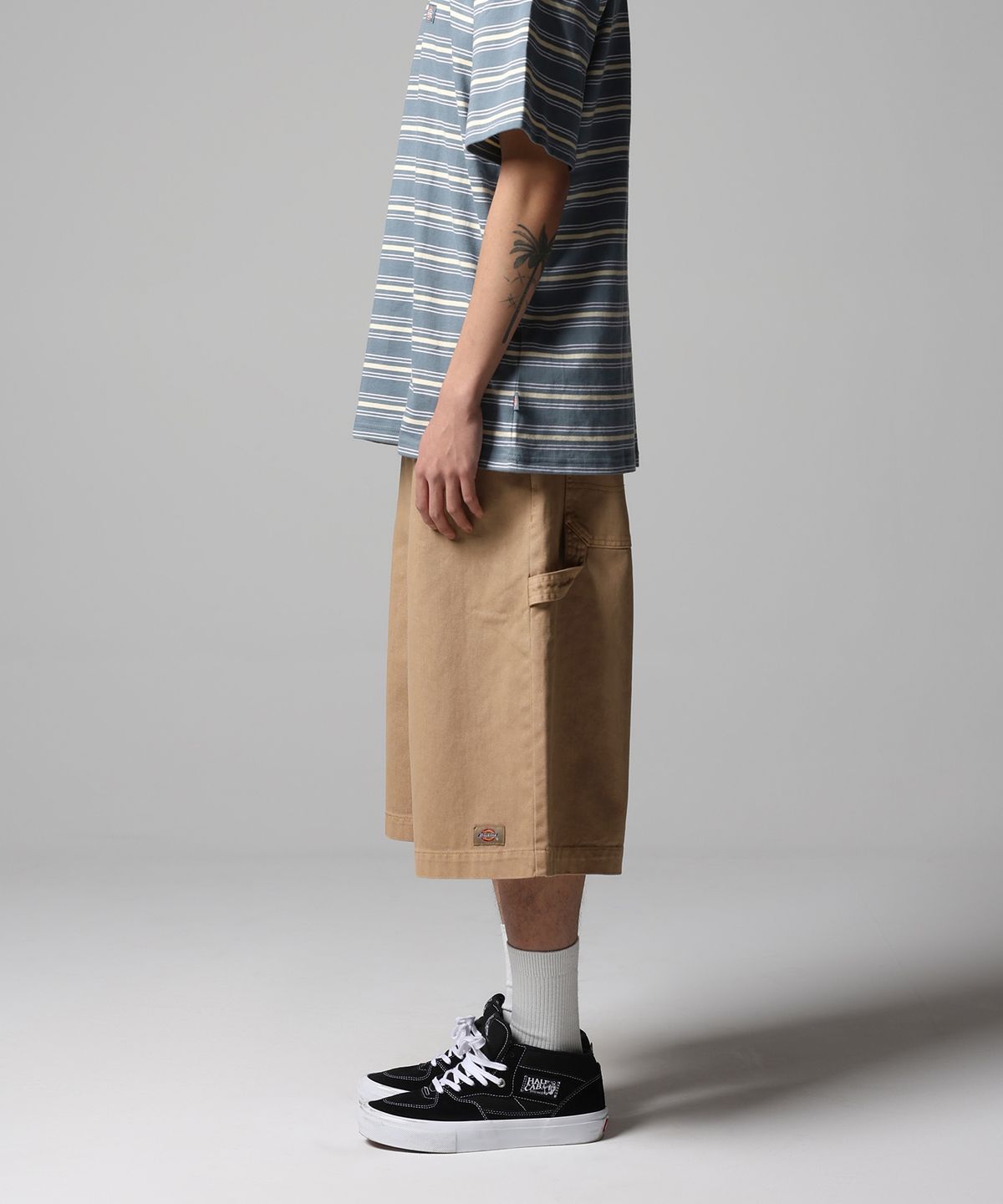 디키즈(DICKIES) 가먼트 다이드 오버랭스 트윌 쇼츠 Khaki