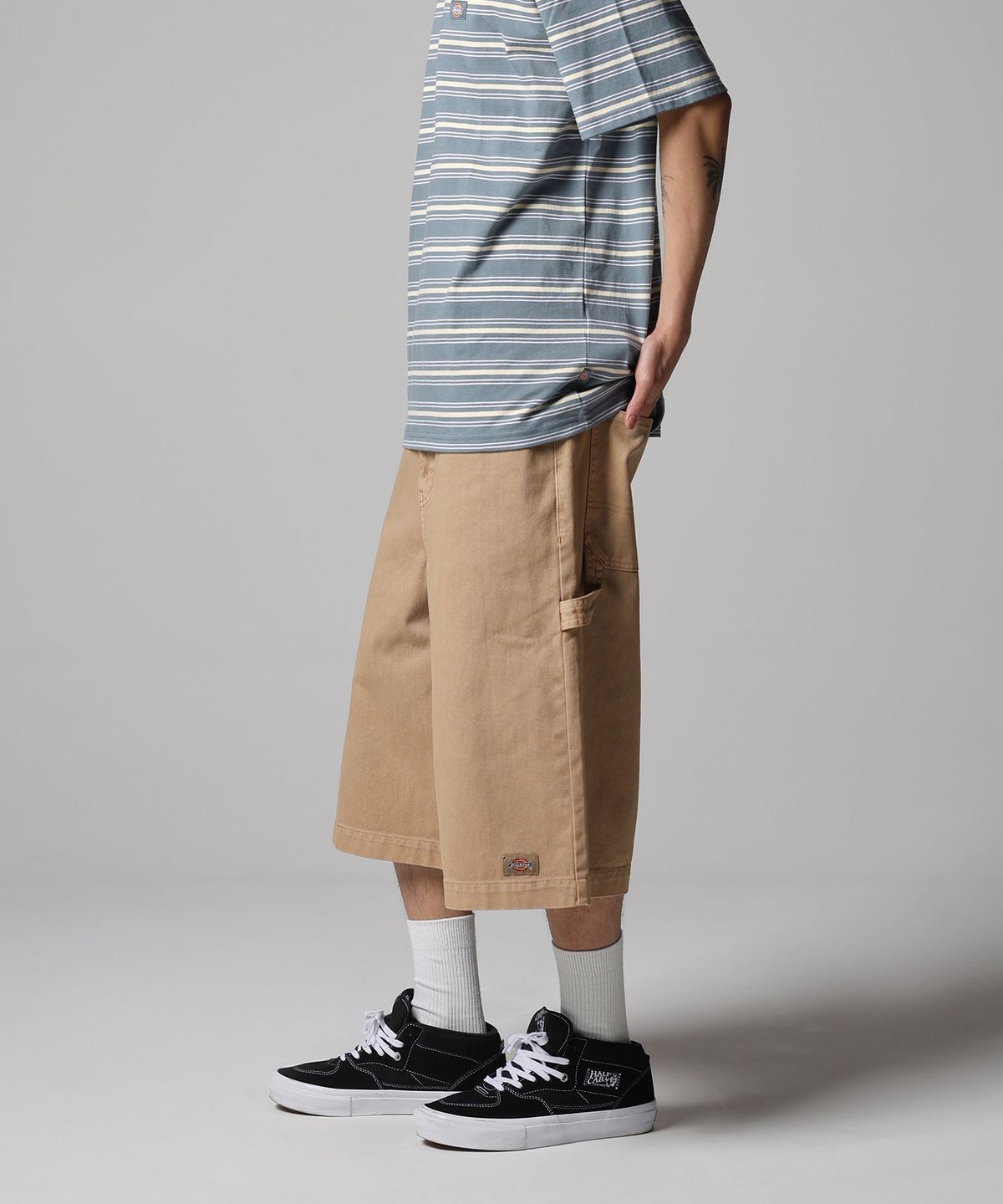 디키즈(DICKIES) 가먼트 다이드 오버랭스 트윌 쇼츠 Khaki