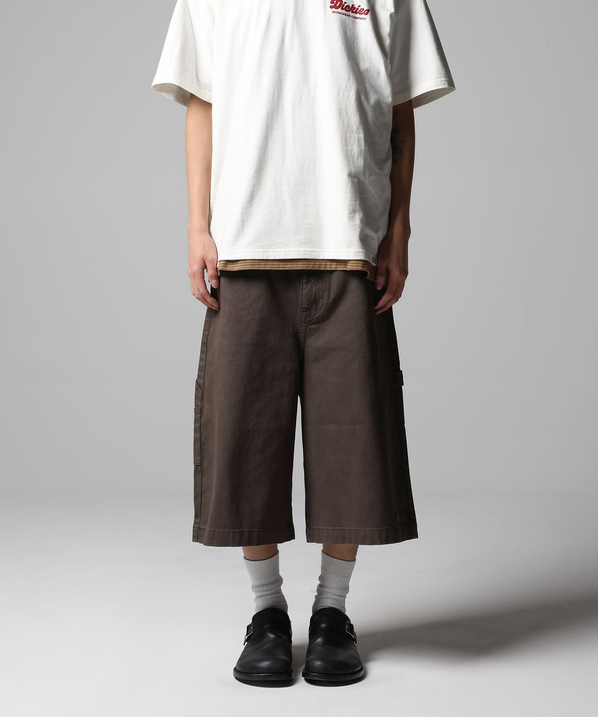 디키즈(DICKIES) 가먼트 다이드 오버랭스 트윌 쇼츠 Brown