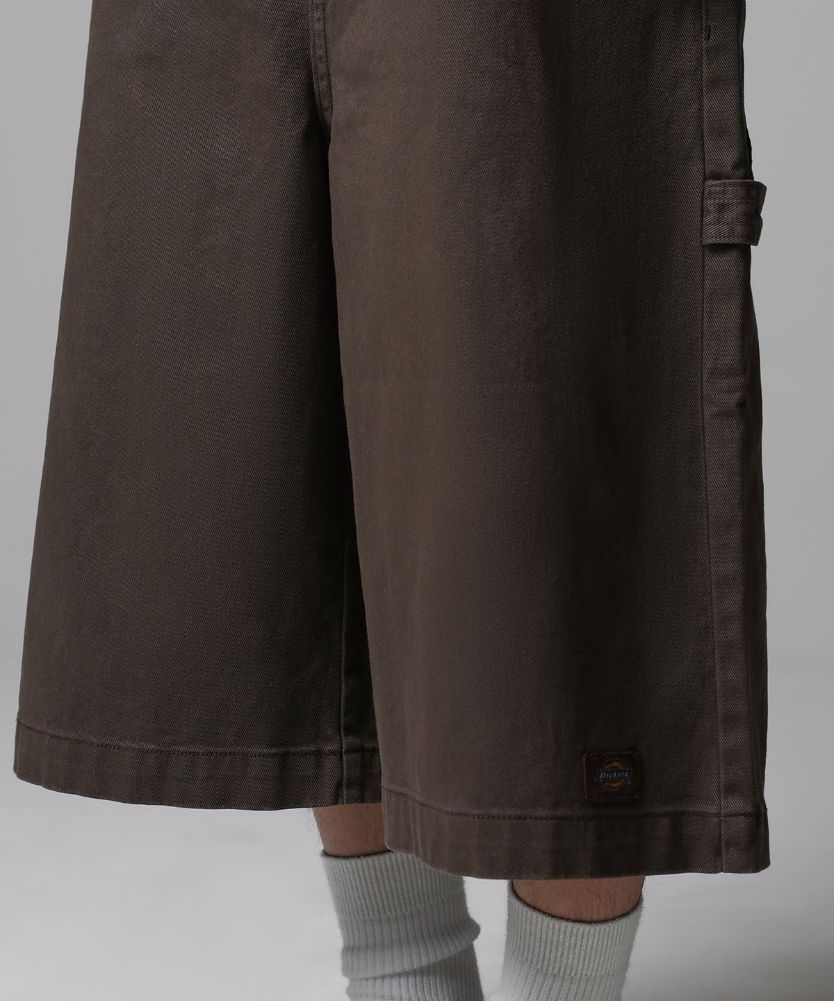 디키즈(DICKIES) 가먼트 다이드 오버랭스 트윌 쇼츠 Brown