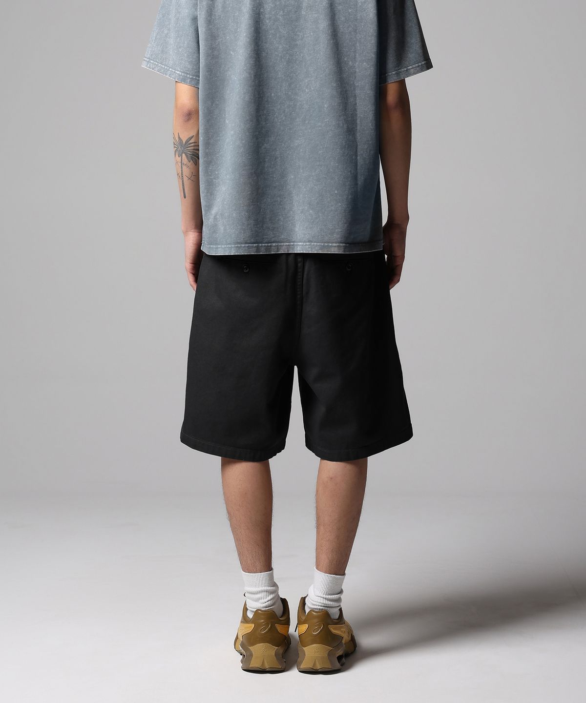 디키즈(DICKIES) 가먼트 다이드 원턱 트윌 쇼츠 Black