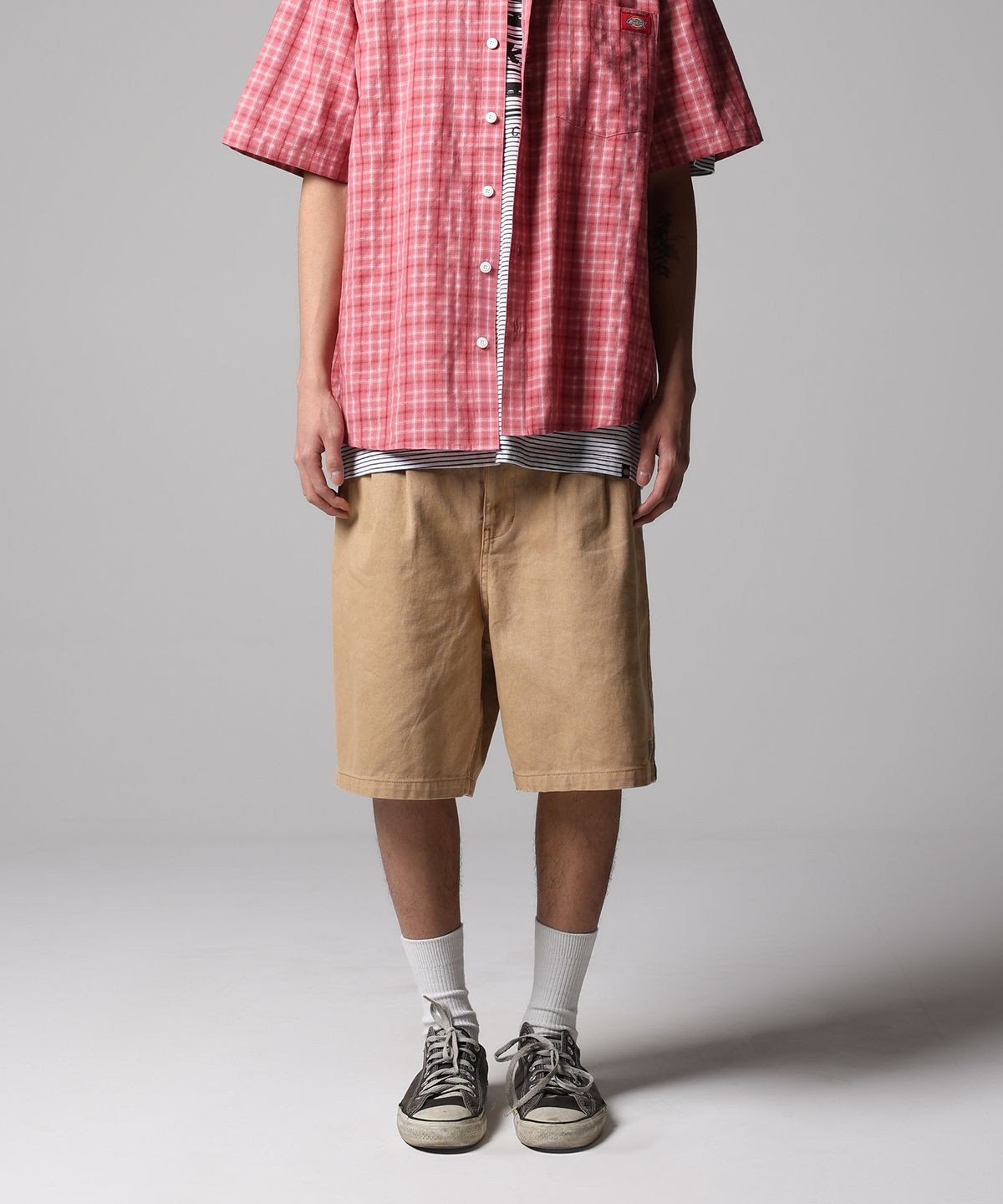 디키즈(DICKIES) 가먼트 다이드 원턱 트윌 쇼츠 Khaki