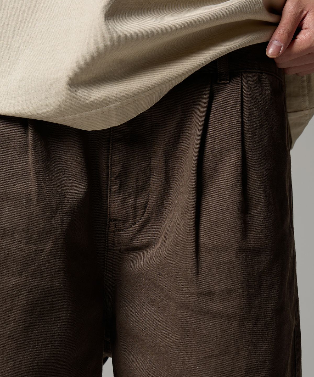 디키즈(DICKIES) 가먼트 다이드 원턱 트윌 쇼츠 Brown