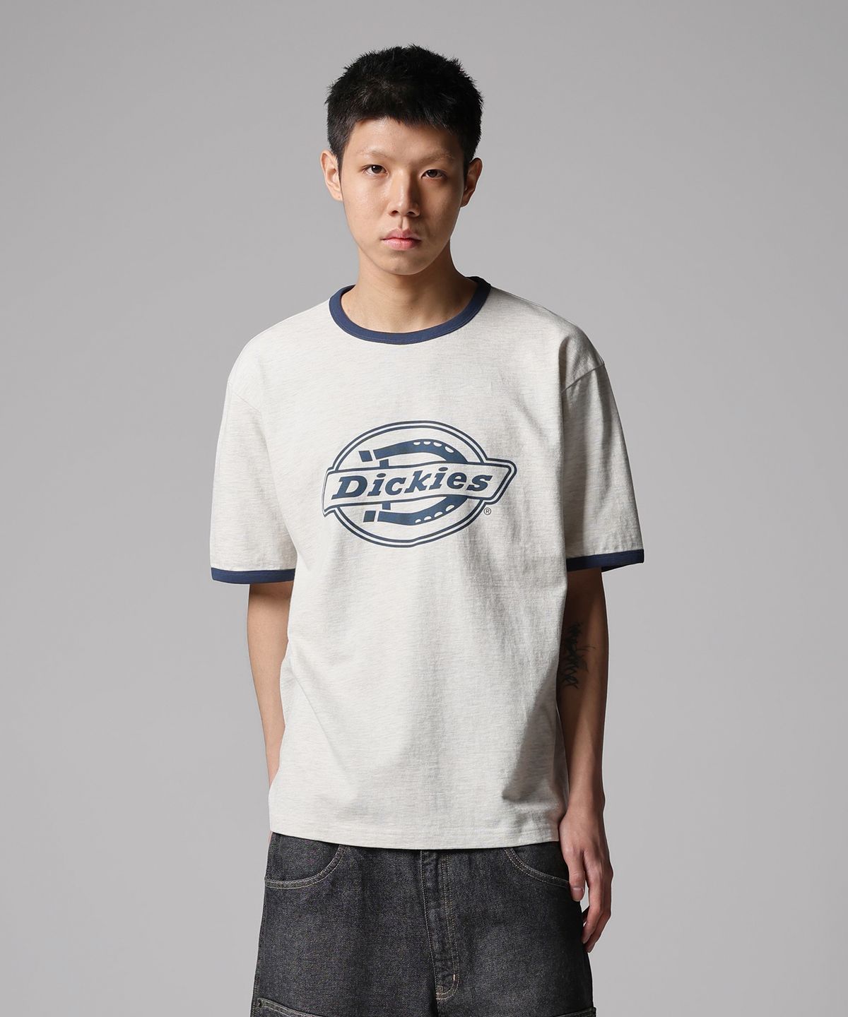 디키즈(DICKIES) 모노 로고 링거 티셔츠 Oatmeal