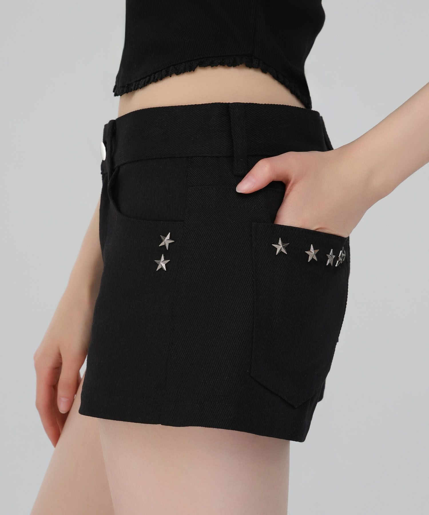 MUSINSA公式 | CHICKS マルチスタッドショートパンツブラック