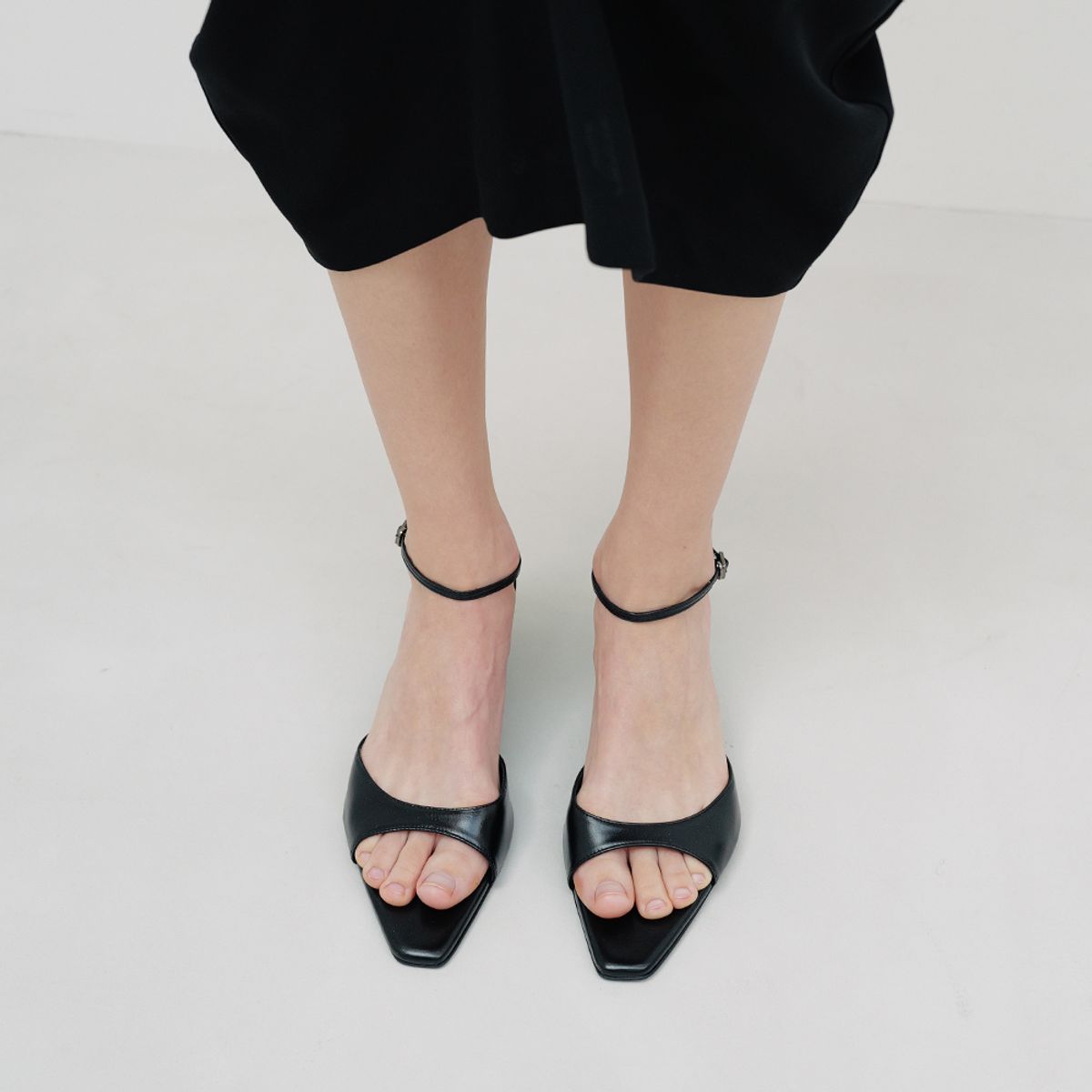 키에레이(CHIELEI) CLASSIC MARGOT SANDAL [C5S05BK]
