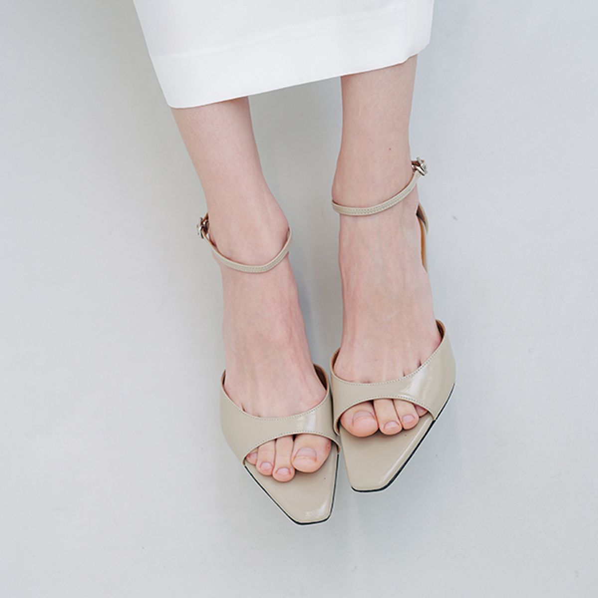 키에레이(CHIELEI) CLASSIC MARGOT SANDAL [C5S05BE]