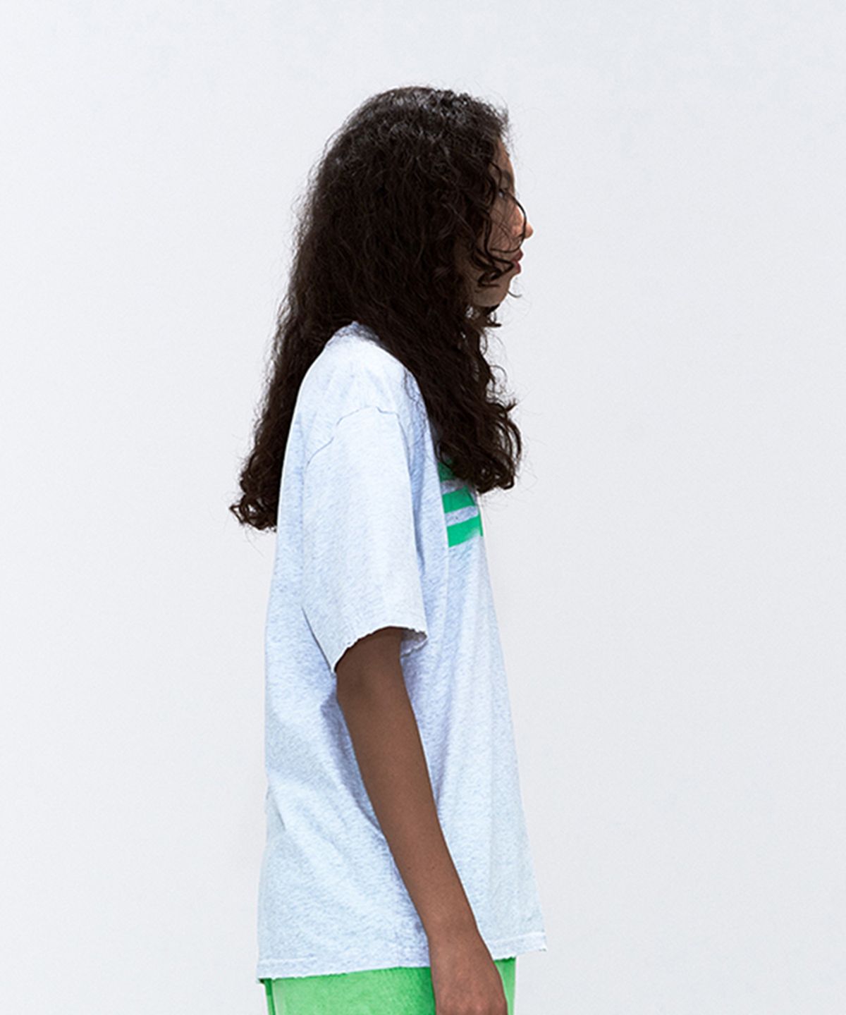에르에르(ERER) [UN] ERER Neon Graffiti T-Shirt Light Gray