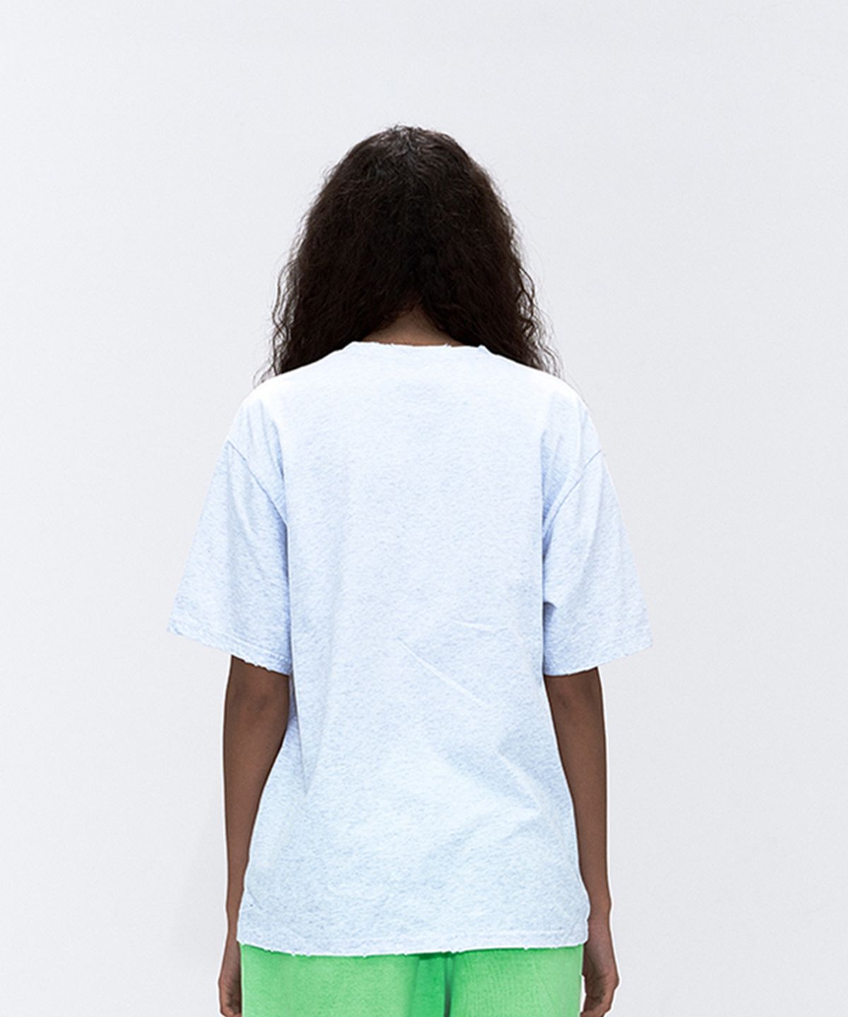 에르에르(ERER) [UN] ERER Neon Graffiti T-Shirt Light Gray