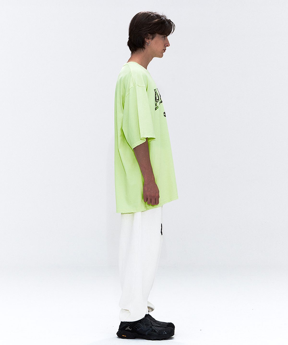 에르에르(ERER) [UN] ARMY Graffiti T-Shirt Neon Yellow