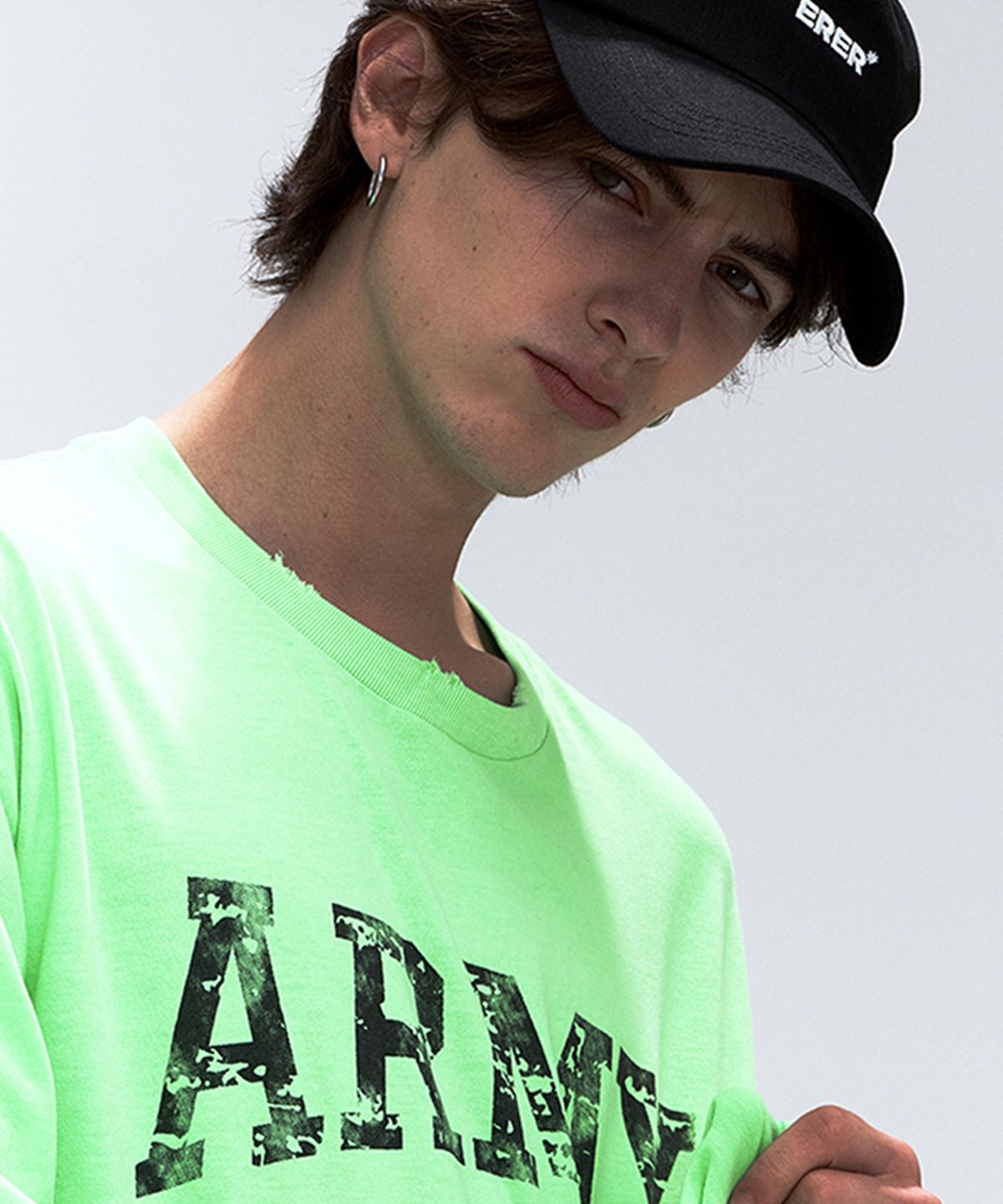 에르에르(ERER) [UN] ARMY Graffiti T-Shirt Neon Lime