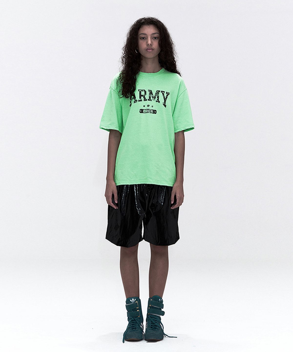 에르에르(ERER) [UN] ARMY Graffiti T-Shirt Neon Lime