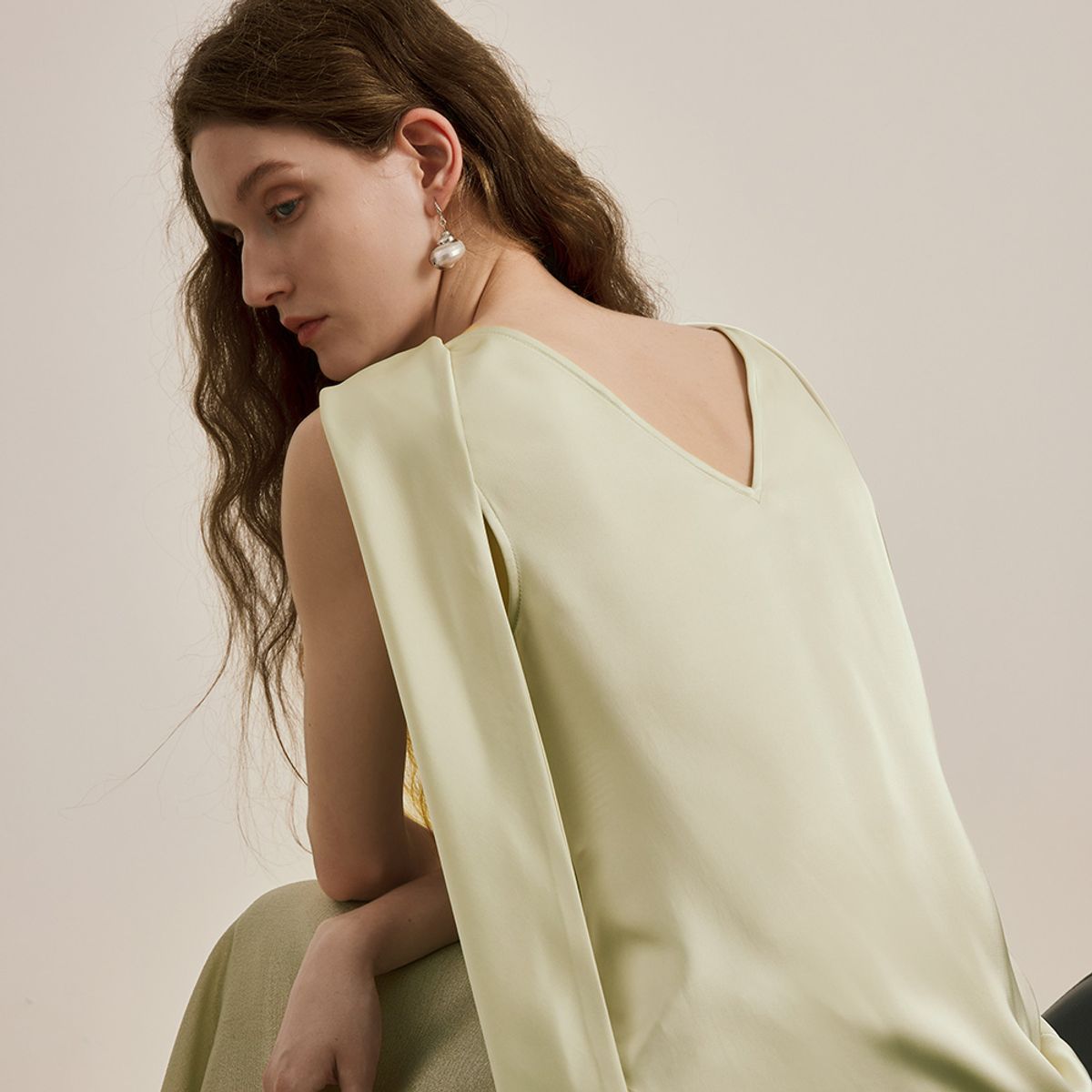 와이와이아이엠(YYIAM) YY_Design ribbon sleeveless top_2color