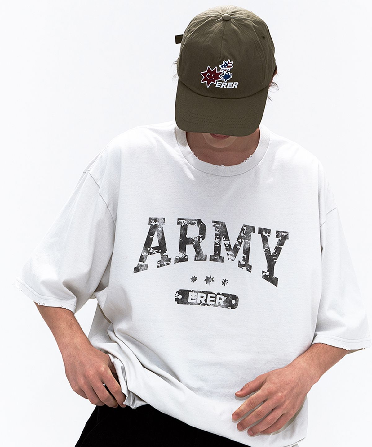 에르에르(ERER) [UN] ARMY Graffiti T-Shirt Beige