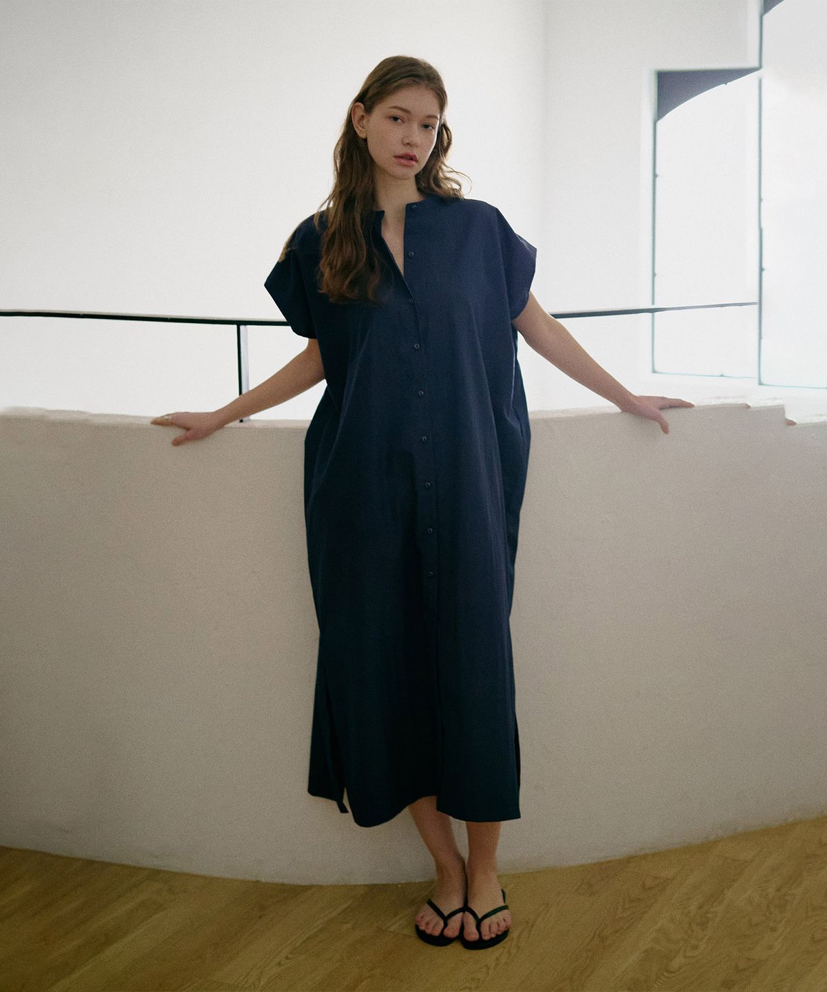 아템포(ATEMPO) NOCOLLAR SHIRT LONG ONEPIECE_navy