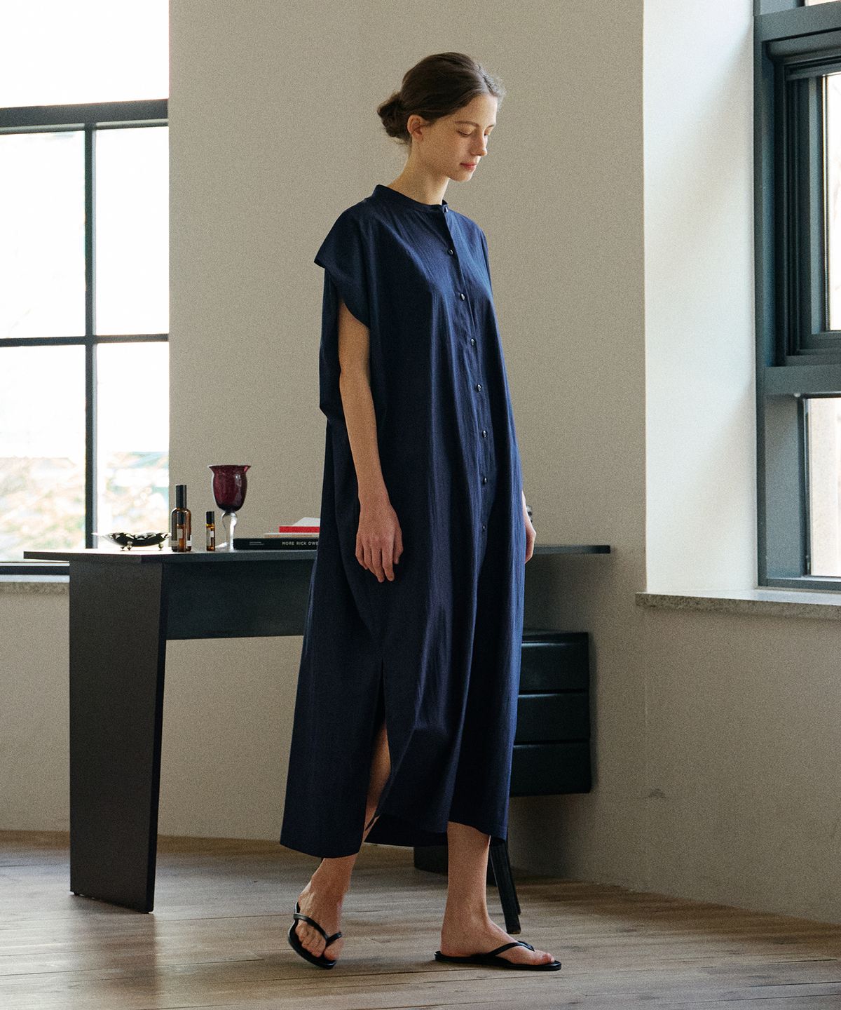 아템포(ATEMPO) NOCOLLAR SHIRT LONG ONEPIECE_navy
