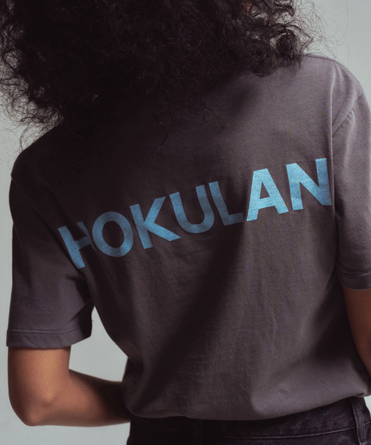 에르에르(ERER) Woman standad Hokulani t-shirt Charcoal