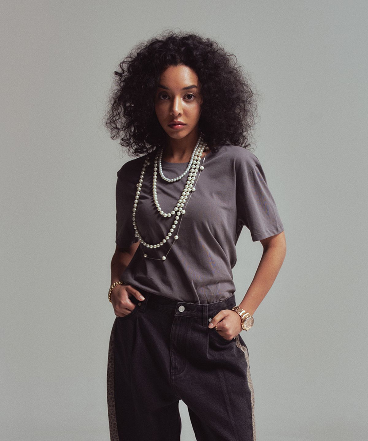 에르에르(ERER) Woman standad Hokulani t-shirt Charcoal