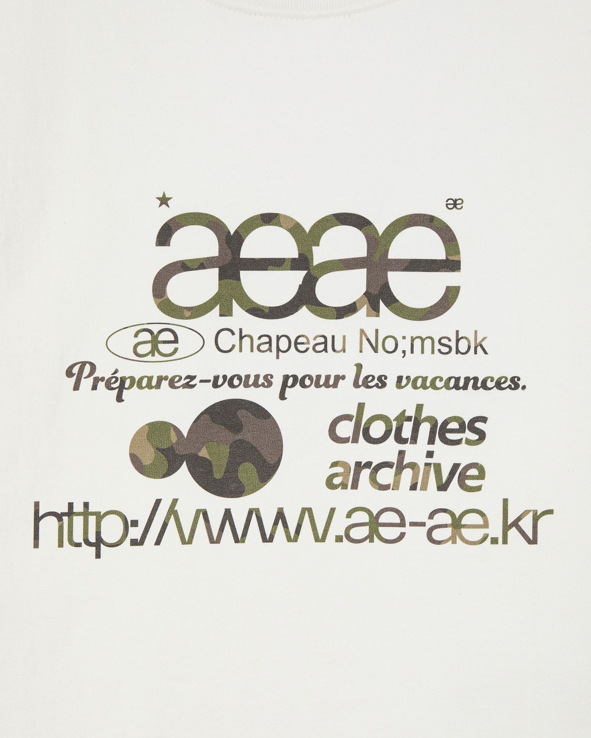 에이이에이이(AEAE) WEB LOGO CROP T-SHIRTS [WHITE/CAMO]