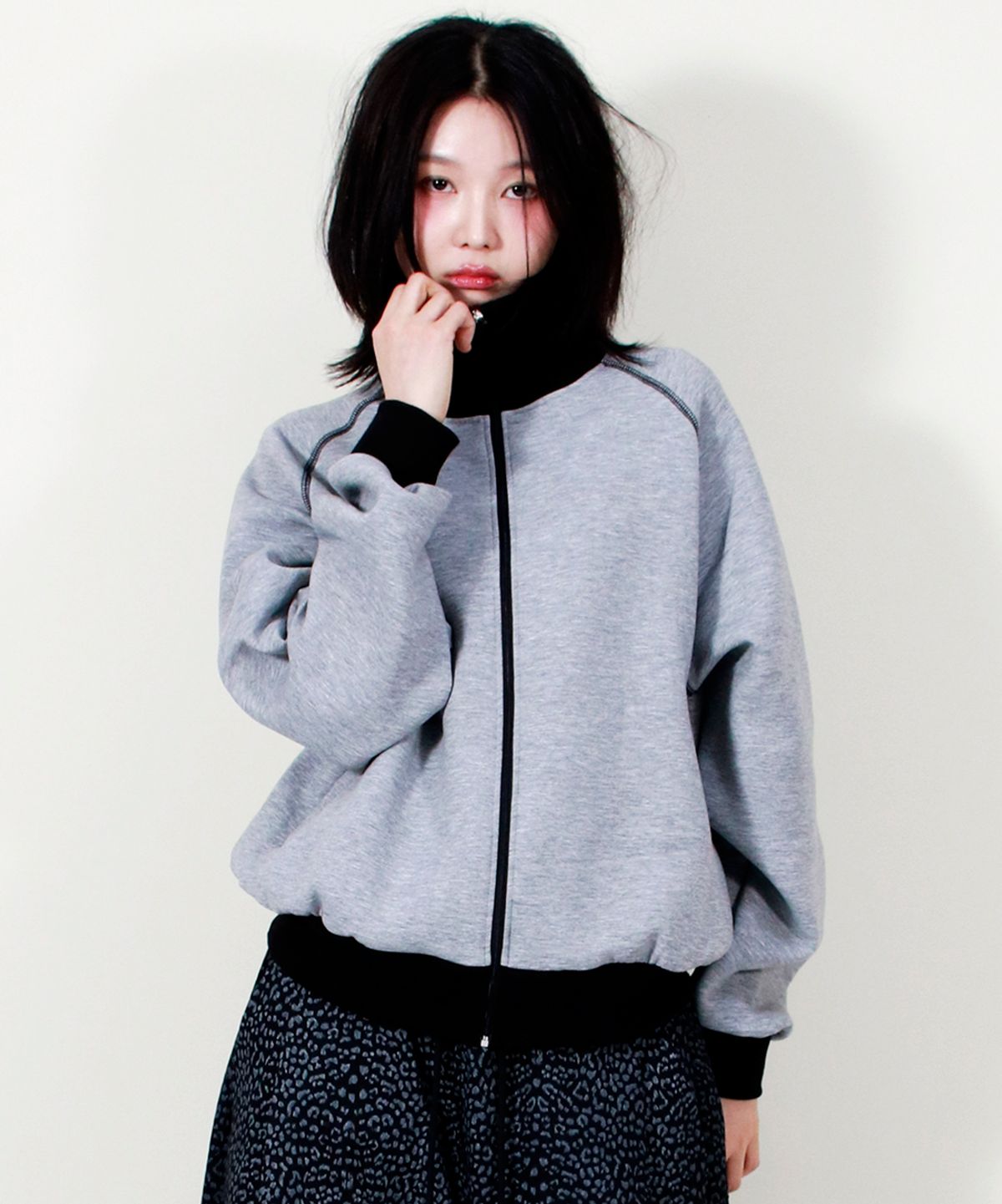드마크(DEMARC) COLOR STITCH NEOPRENE LOGO BLOUSON JUMPER GREY