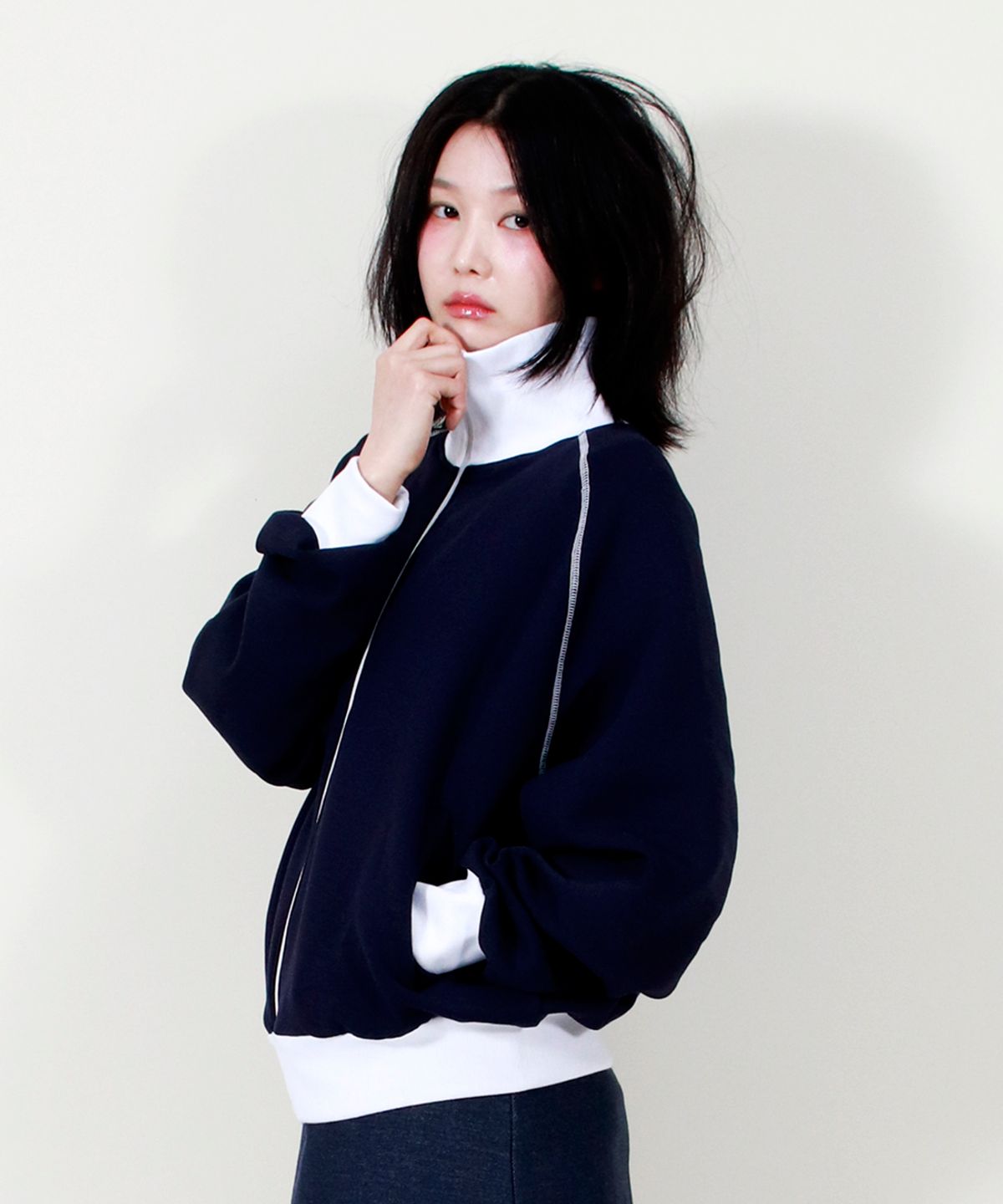 드마크(DEMARC) COLOR STITCH NEOPRENE LOGO BLOUSON JUMPER NAVY