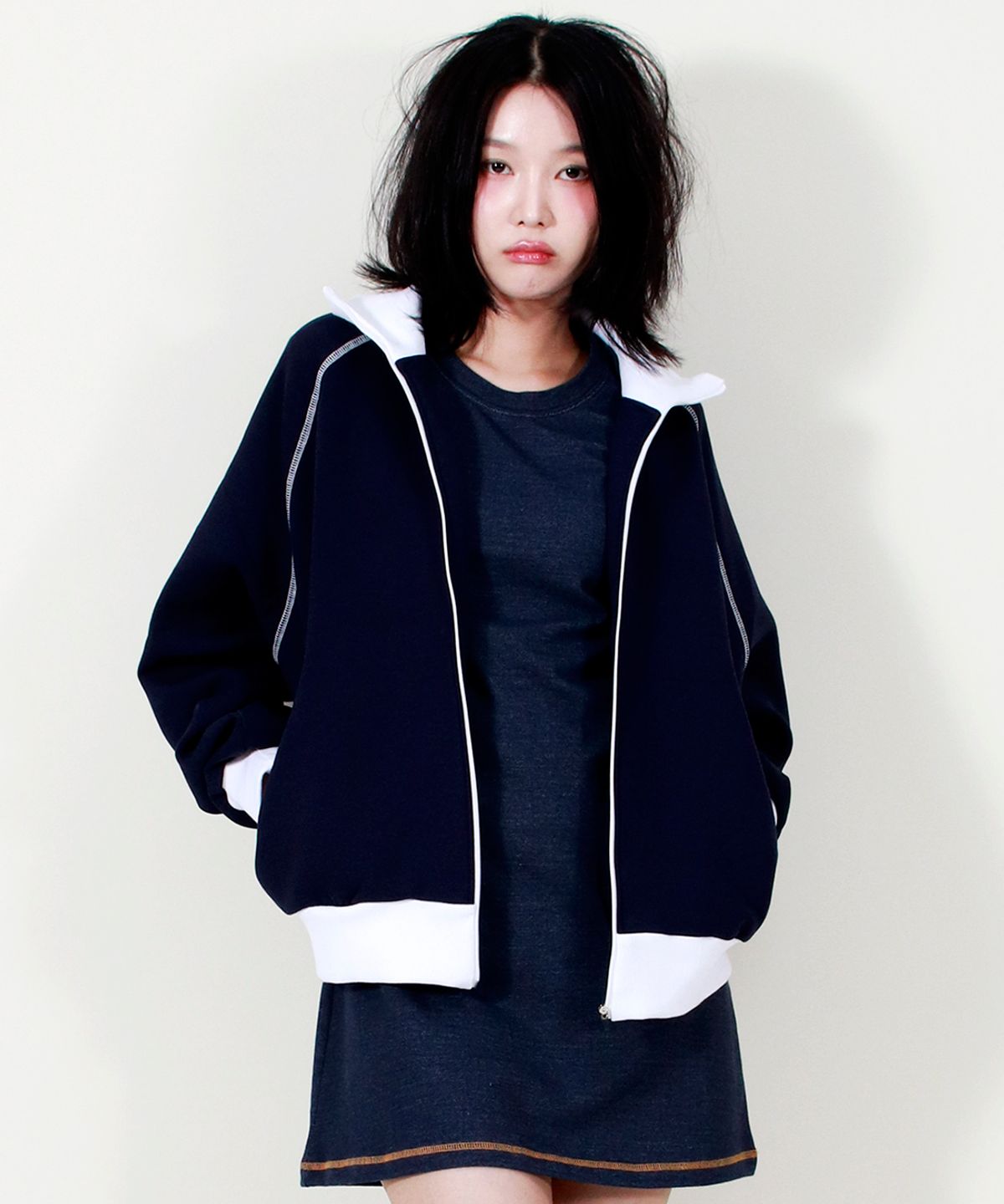 드마크(DEMARC) COLOR STITCH NEOPRENE LOGO BLOUSON JUMPER NAVY