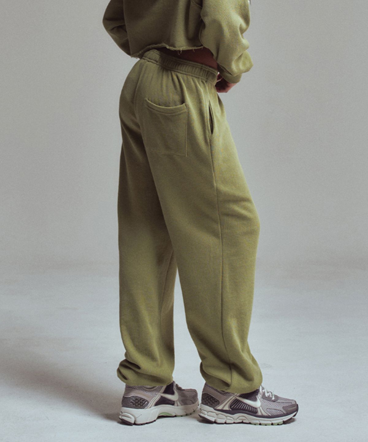 에르에르(ERER) Vintage printed jogger pants Khaki