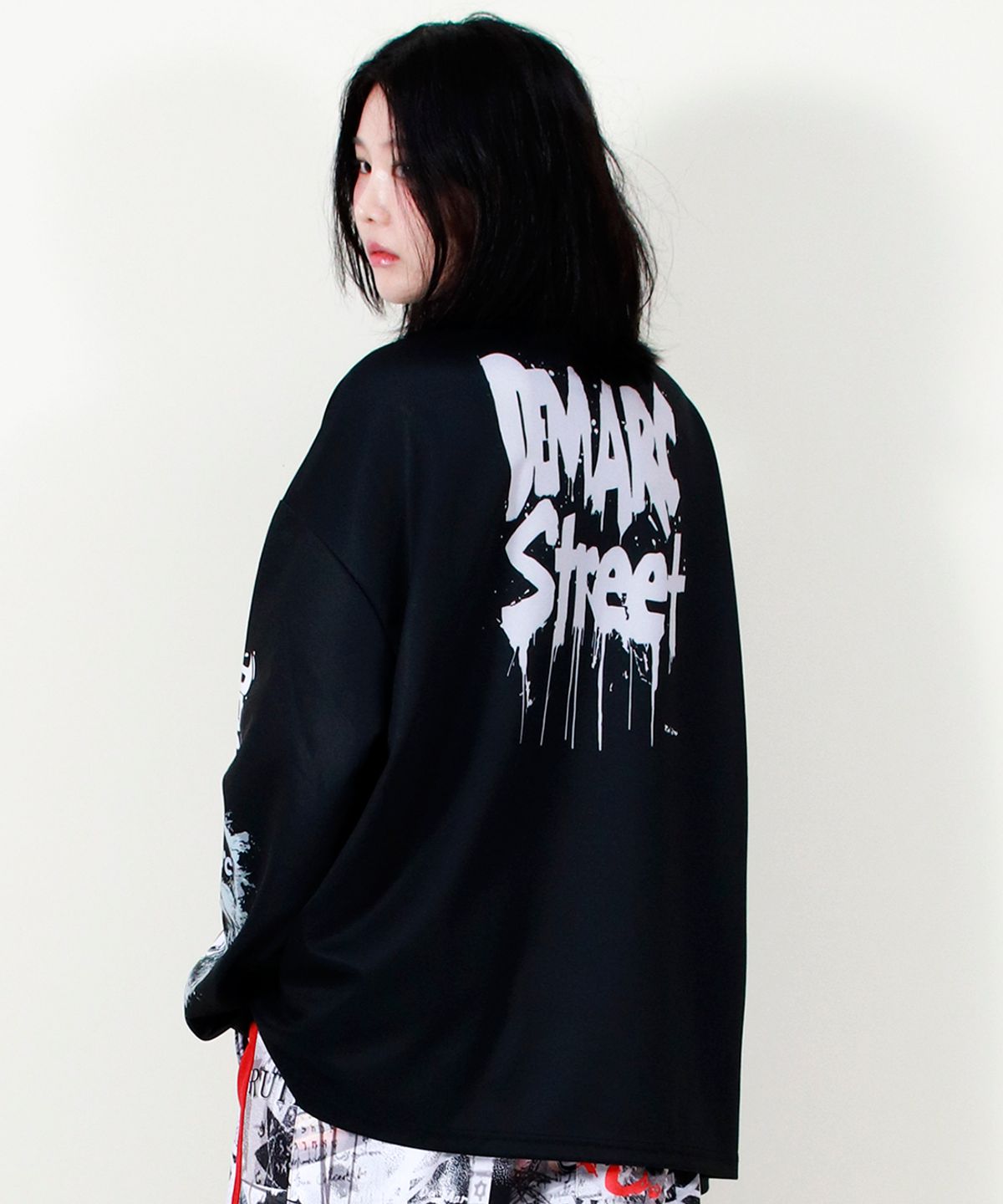 드마크(DEMARC) PUNK SKULL GRAPHIC OVERSIZE T-SHIRT