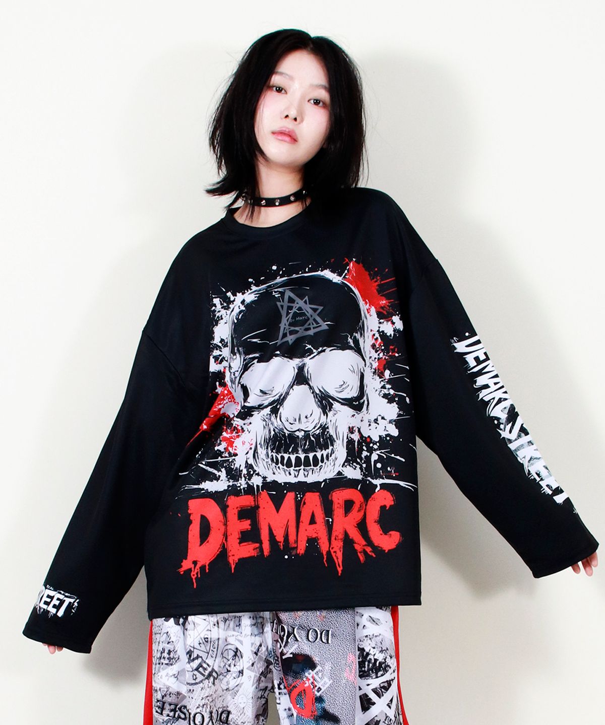 드마크(DEMARC) PUNK SKULL GRAPHIC OVERSIZE T-SHIRT