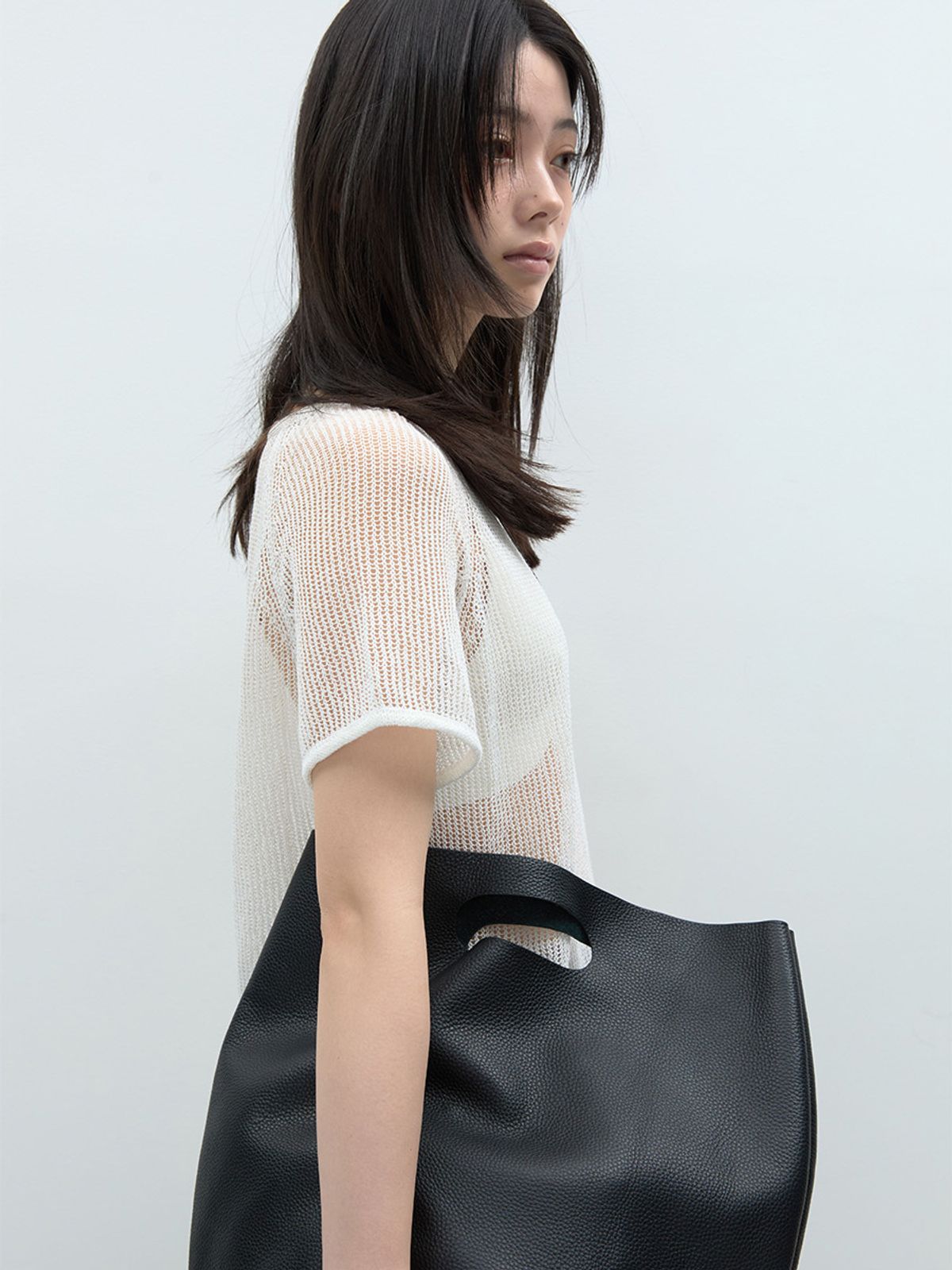 니히(NIEEH) SIMPLE LEATHER BAG_BLACK
