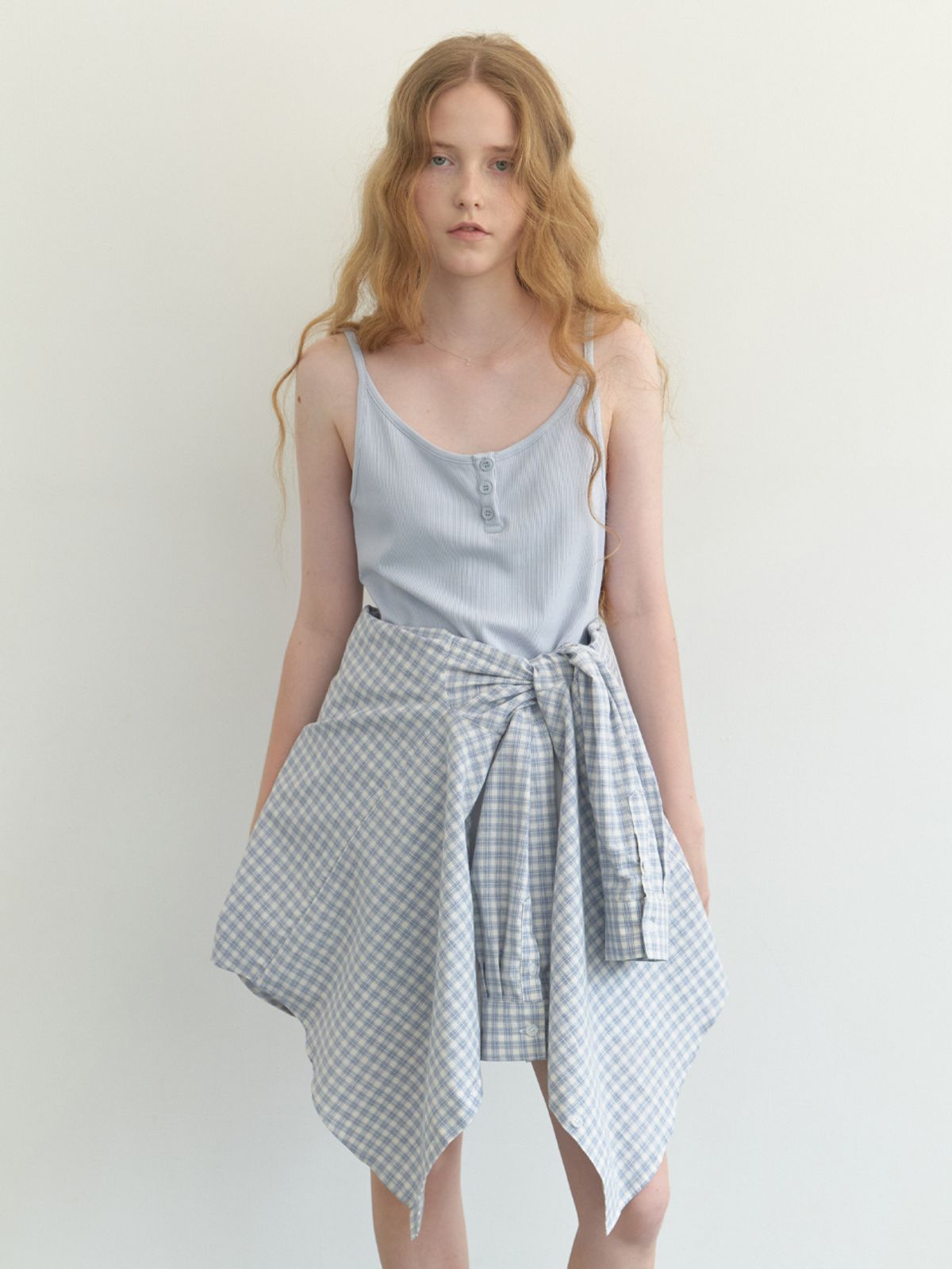 리엘(RE L) Soda button sleeveless (sky blue)