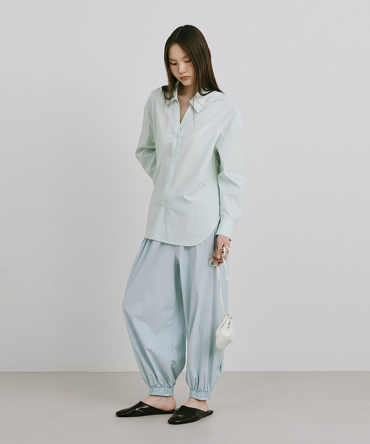 분더캄머(WNDERKAMMER) Shirred Moon Jar Pants_Light Blue(주름달항아리 팬츠_라이트블루)