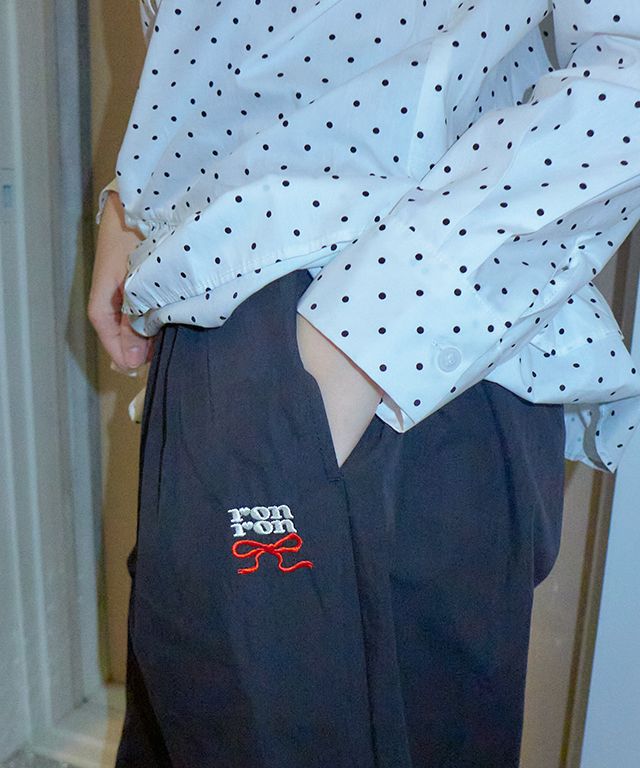 ★2025SS新作★RONRON★POINT EMBROIDERED NYLON PANTS MUSINSA | RONRON POINT EMBROIDERED BANDING PANTS BLACK