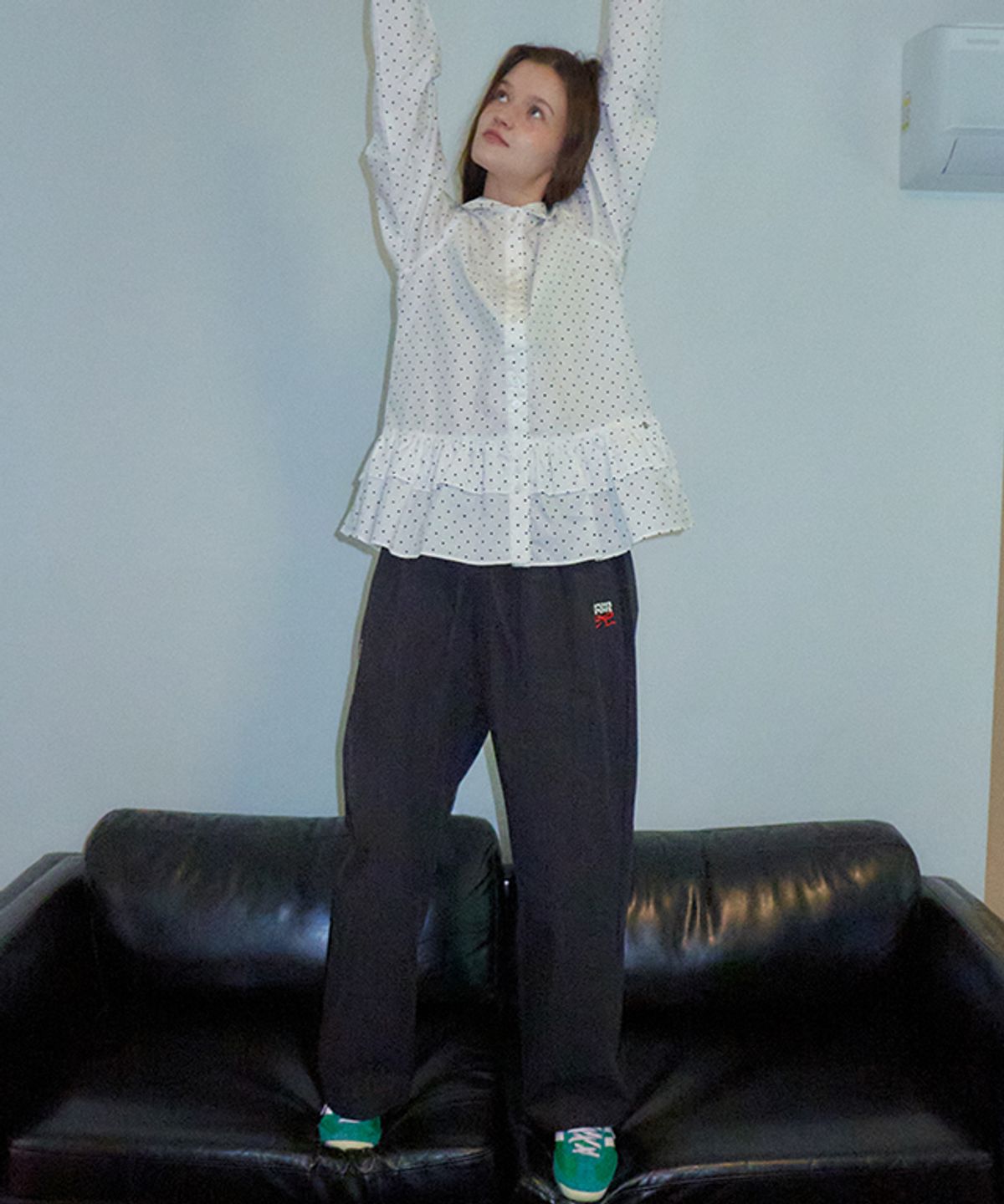 론론(RONRON) POINT EMBROIDERED BANDING PANTS BLACK