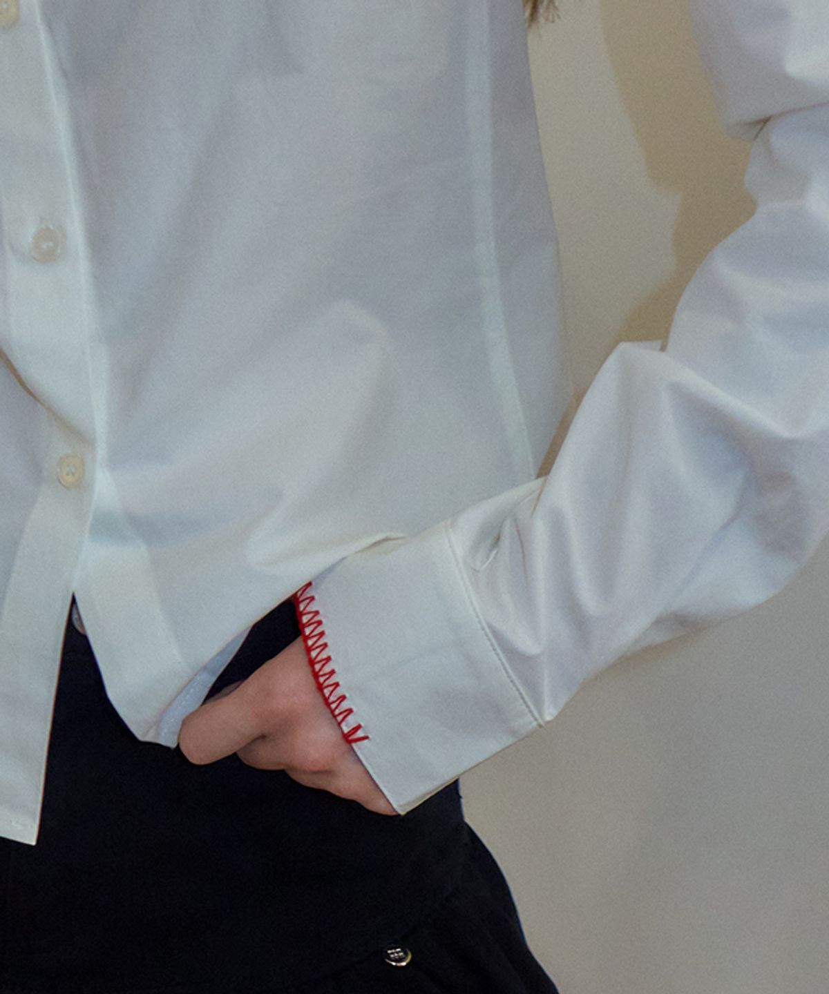 론론(RONRON) CONTRAST HAND STITCH POINT SLIM FIT SHIRT WHITE
