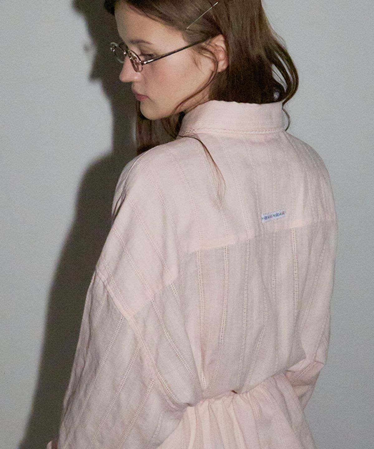 론론(RONRON) DRAWSTRING WAIST TORCHON LACE FRILL SHIRT SOFT PINK