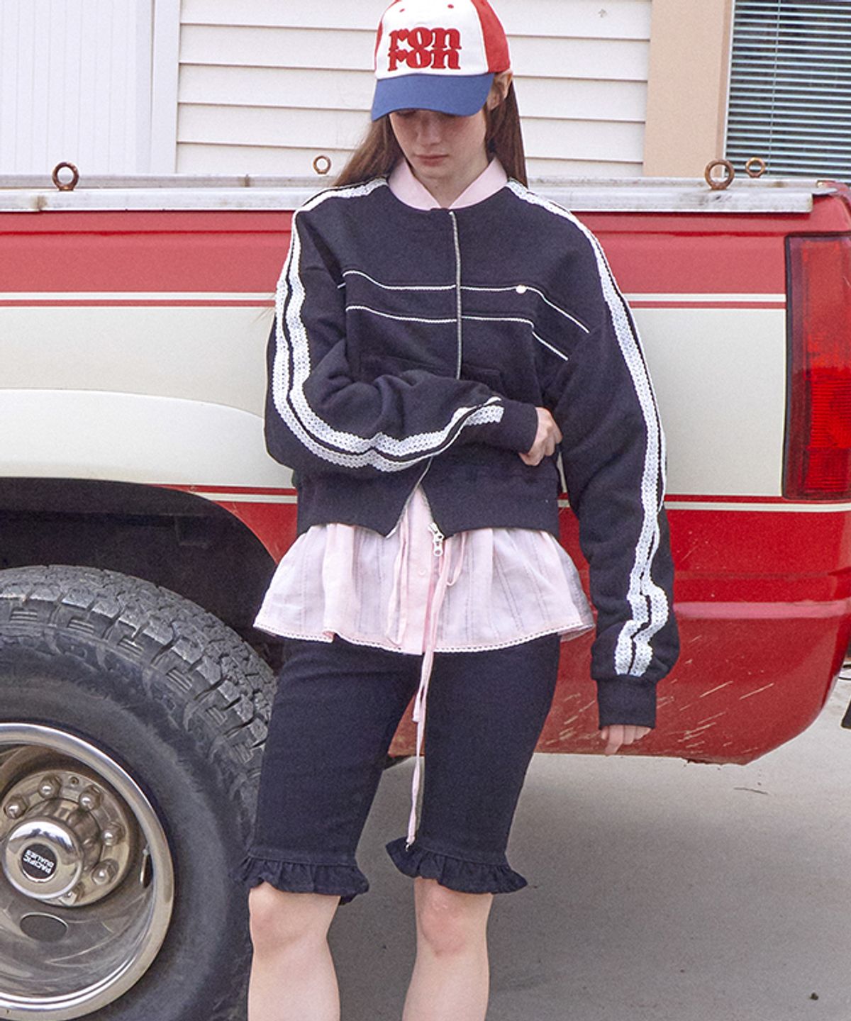 론론(RONRON) LINE TORCHON SWEAT ZIP UP BLACK