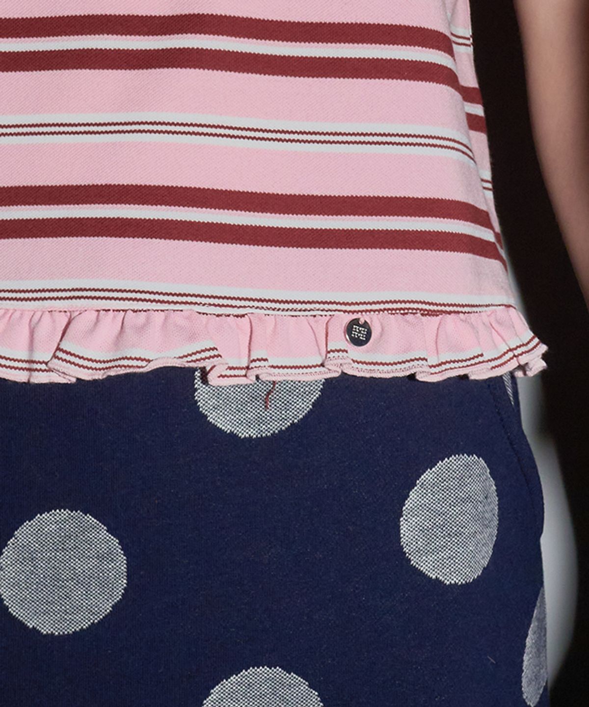 론론(RONRON) RUFFLE ROUND COLLAR PK T SHIRT PINK STRIPE