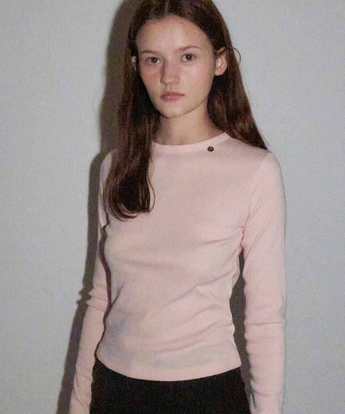 론론(RONRON) MINI POINT LABEL SLIM FIT LONG SLEEVE SOFT PINK
