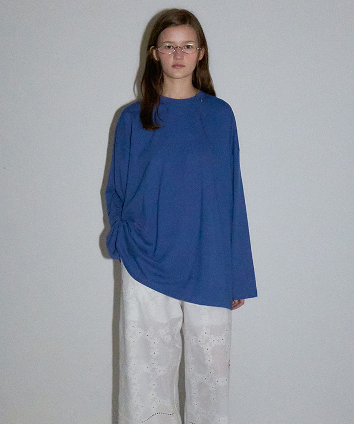 론론(RONRON) MINI POINT LABEL OVER FIT LONG SLEEVE BLUE