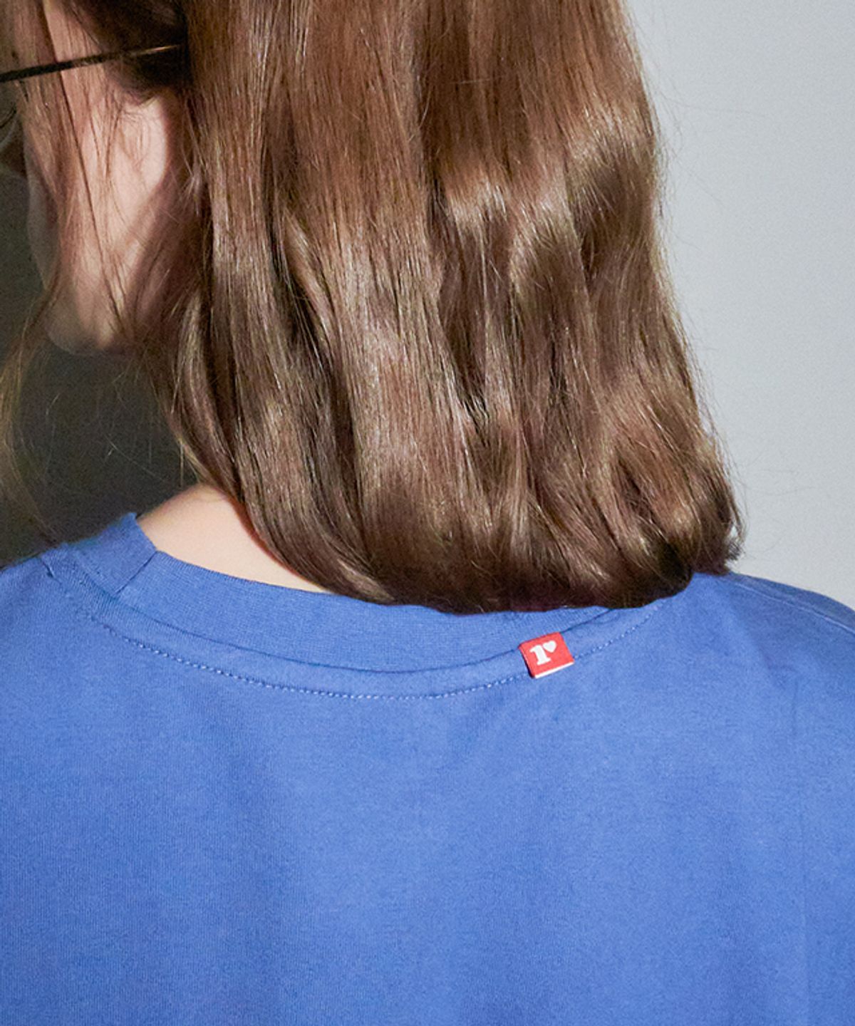 론론(RONRON) MINI POINT LABEL OVER FIT LONG SLEEVE BLUE