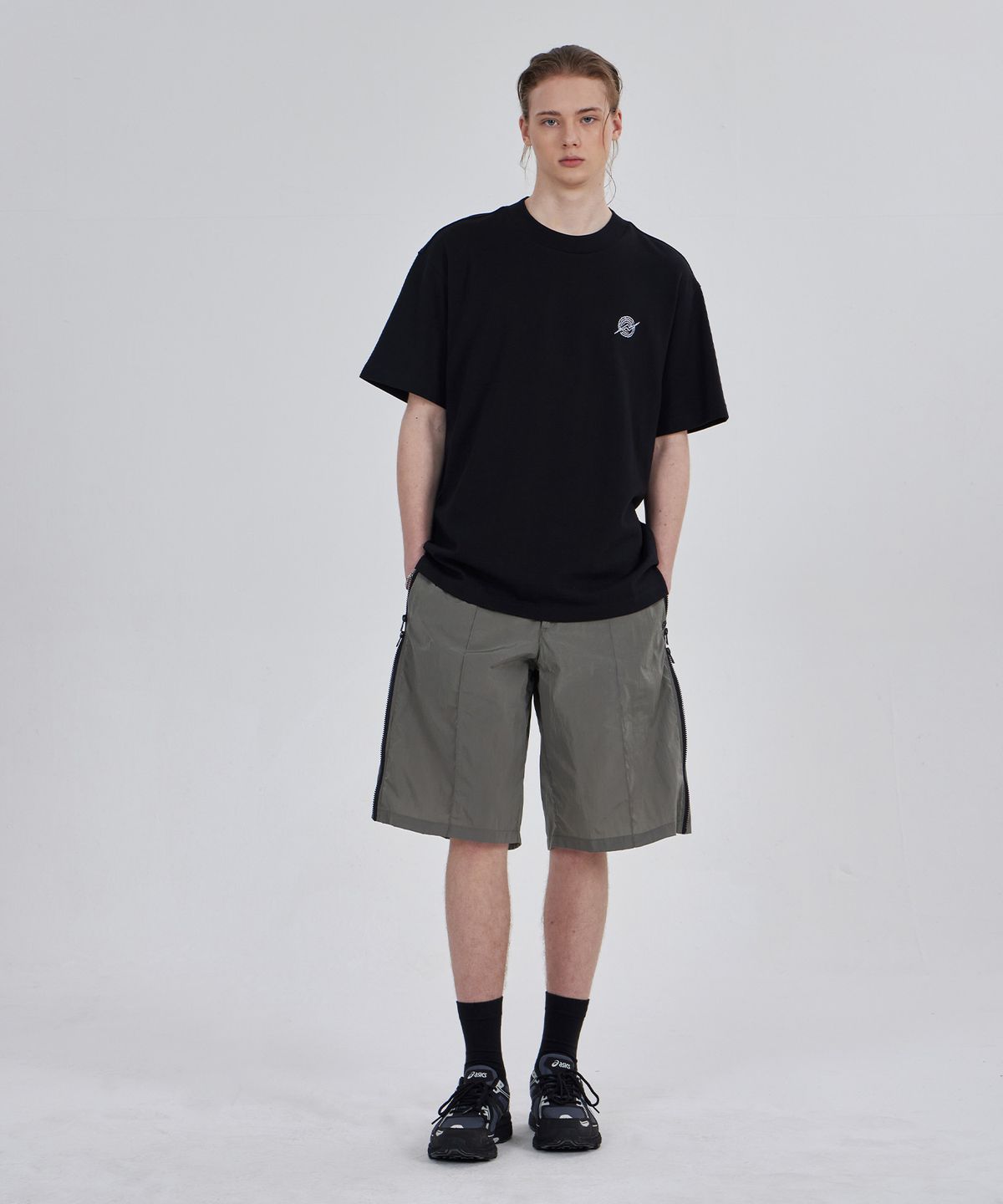 칼라파타르(KALAPATTHAR) Nylon Holographic Detachable Shorts - Gray